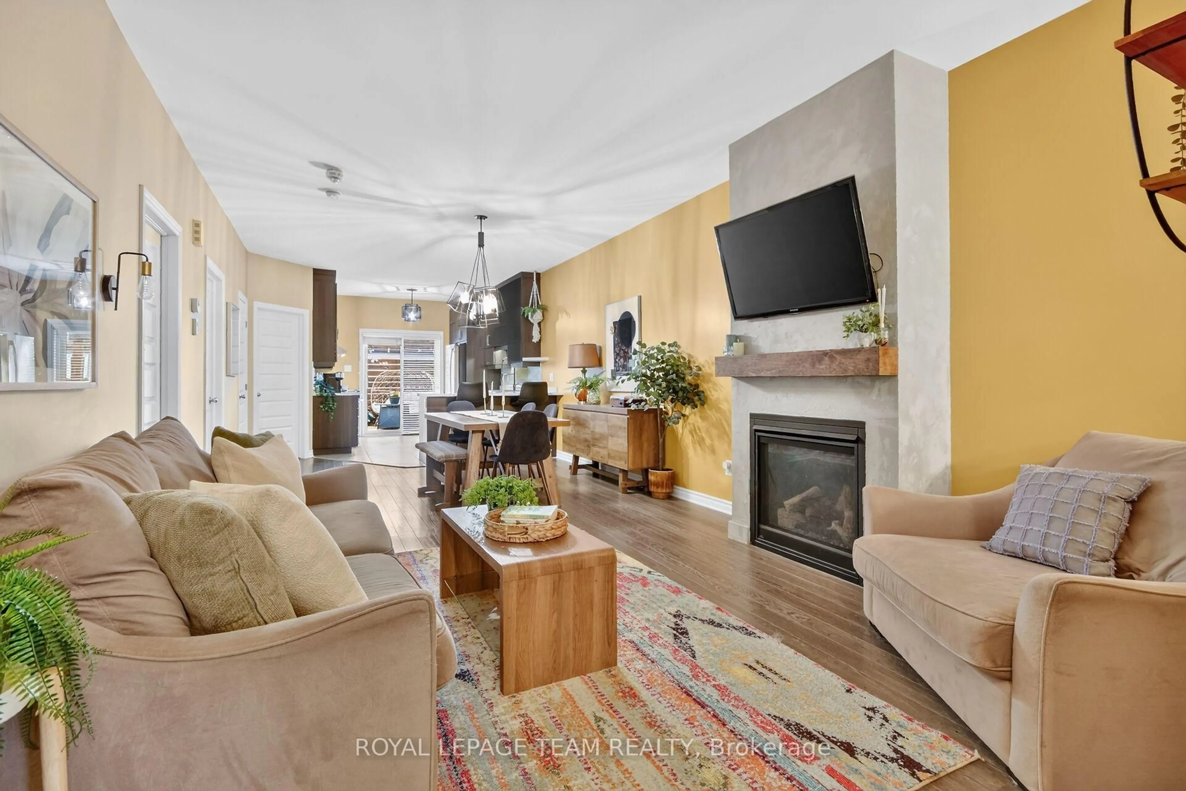 Living room with furniture, unknown for 143 St Malo Pl, Russell Ontario K0A 1W0