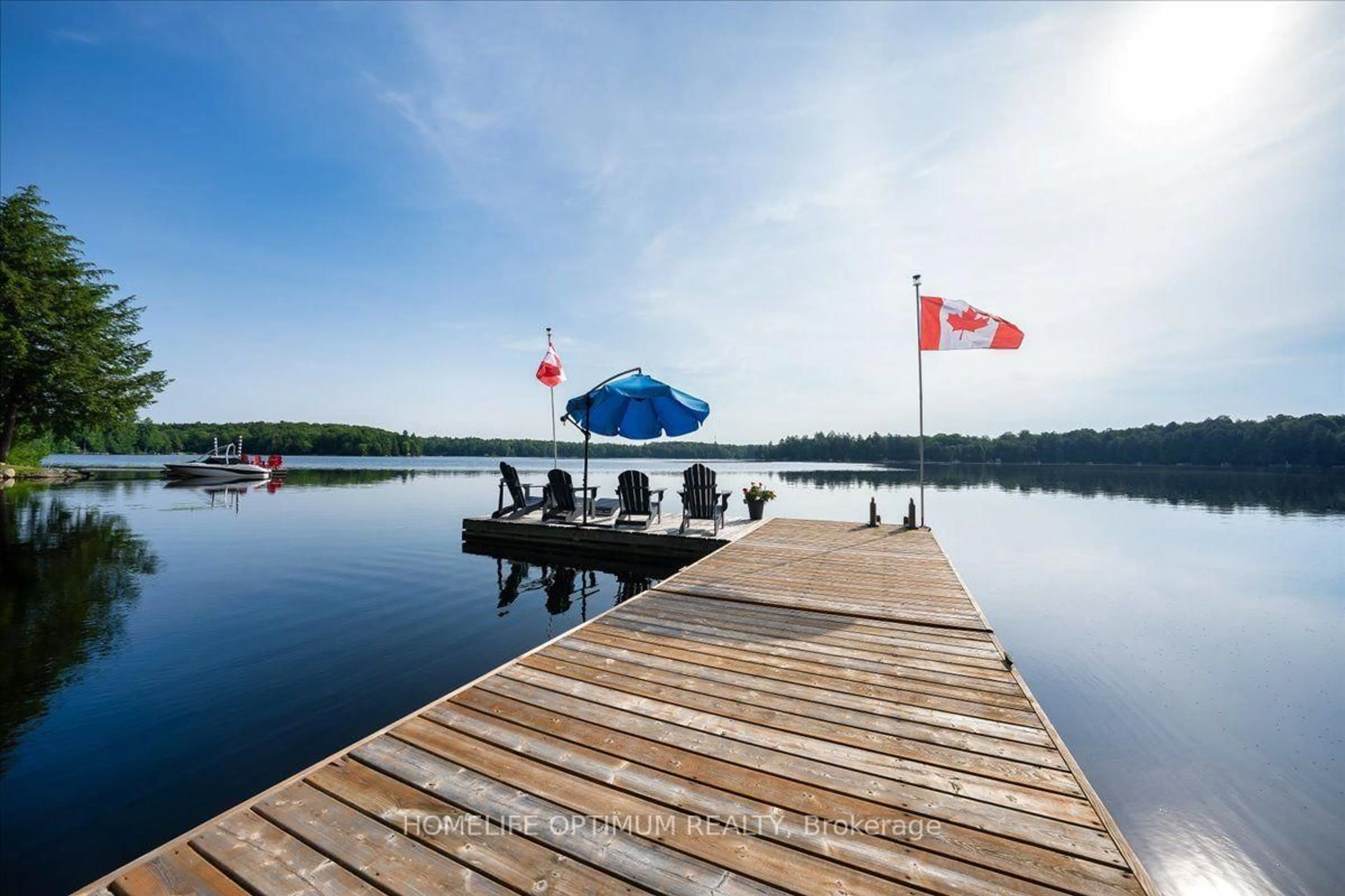 Patio, water/lake/river/ocean view for 1195 Lakeshore Dr, Bracebridge Ontario P1L 1X3