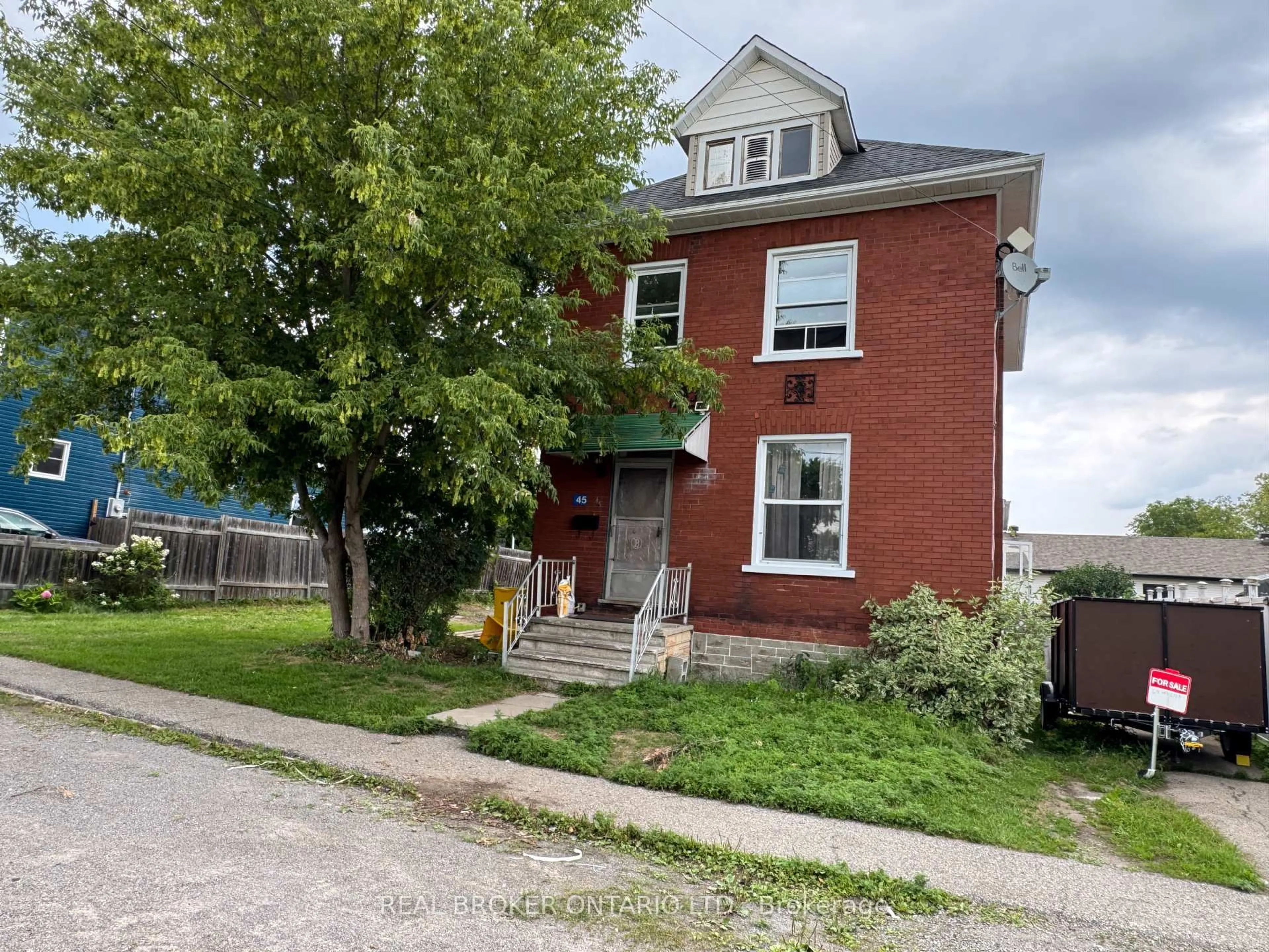 Home with brick exterior material, street for 45 Alice St, Smiths Falls Ontario K7A 2W4