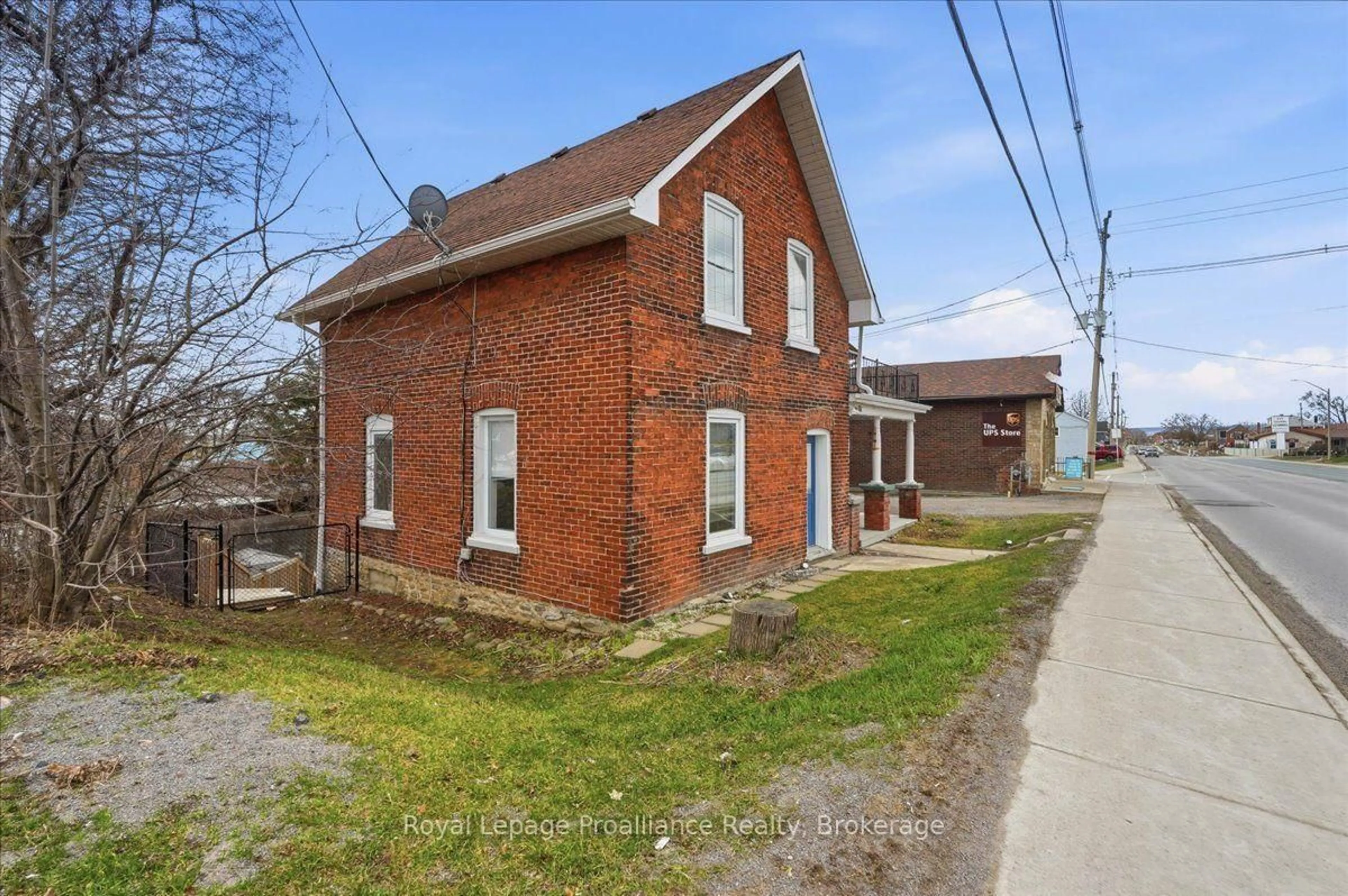 Home with brick exterior material, building for 209 Dundas St, Quinte West Ontario K8V 1M1
