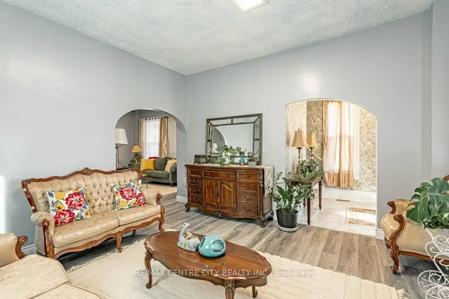 52 Princess Ave, St. Thomas 5