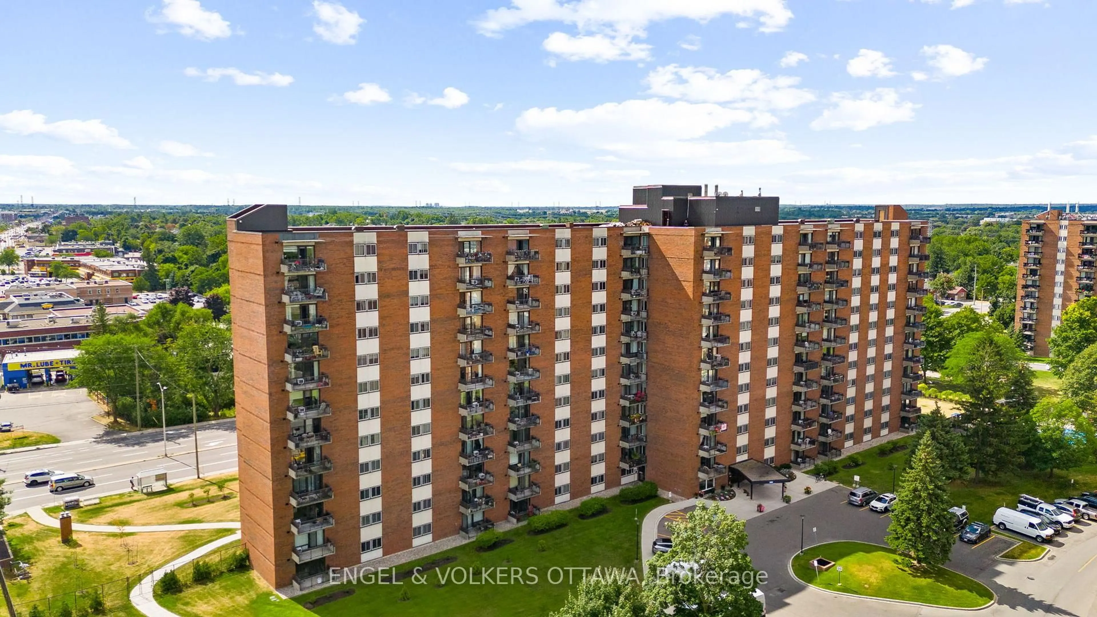A pic from outside/outdoor area/front of a property/back of a property/a pic from drone, city buildings view from balcony for 1465 Baseline Rd #1206, Ottawa Ontario K2C 3L9