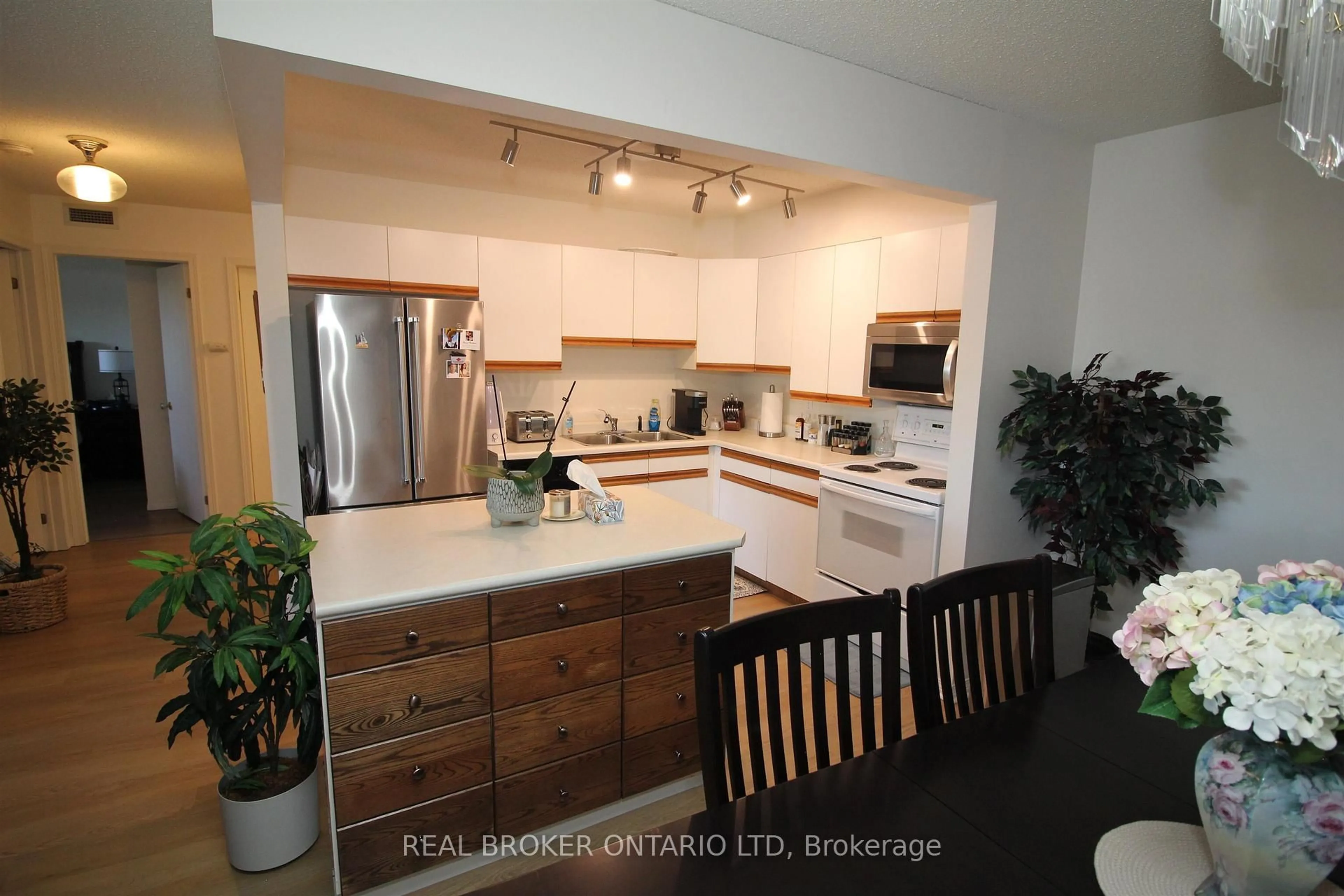 Standard kitchen, unknown for 500 Toledo Street #320, Thunder Bay Ontario P7A 8A8