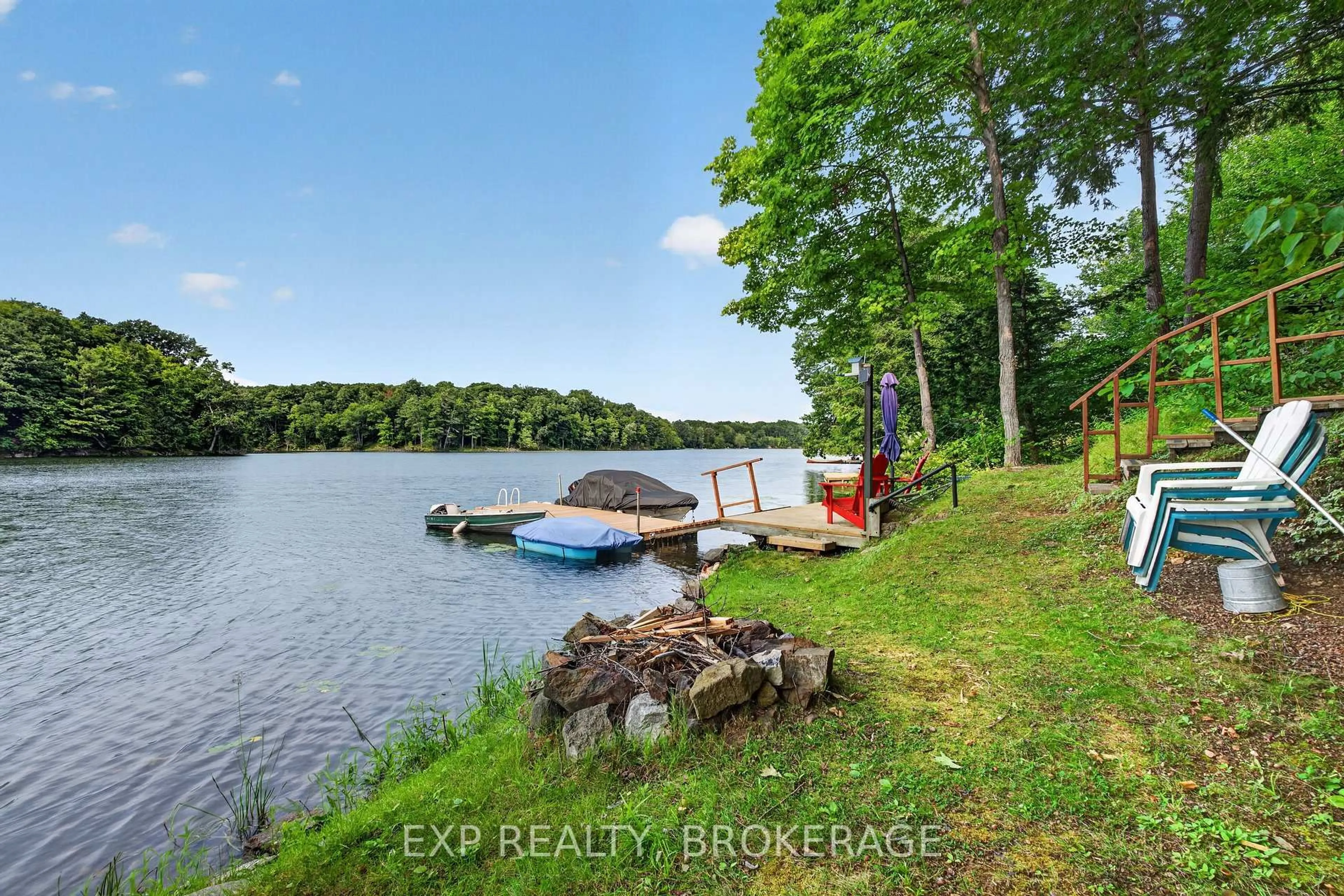A pic from outside/outdoor area/front of a property/back of a property/a pic from drone, water/lake/river/ocean view for 5505 RIDEAU Rd, Seeley's Bay Ontario K0H 2N0