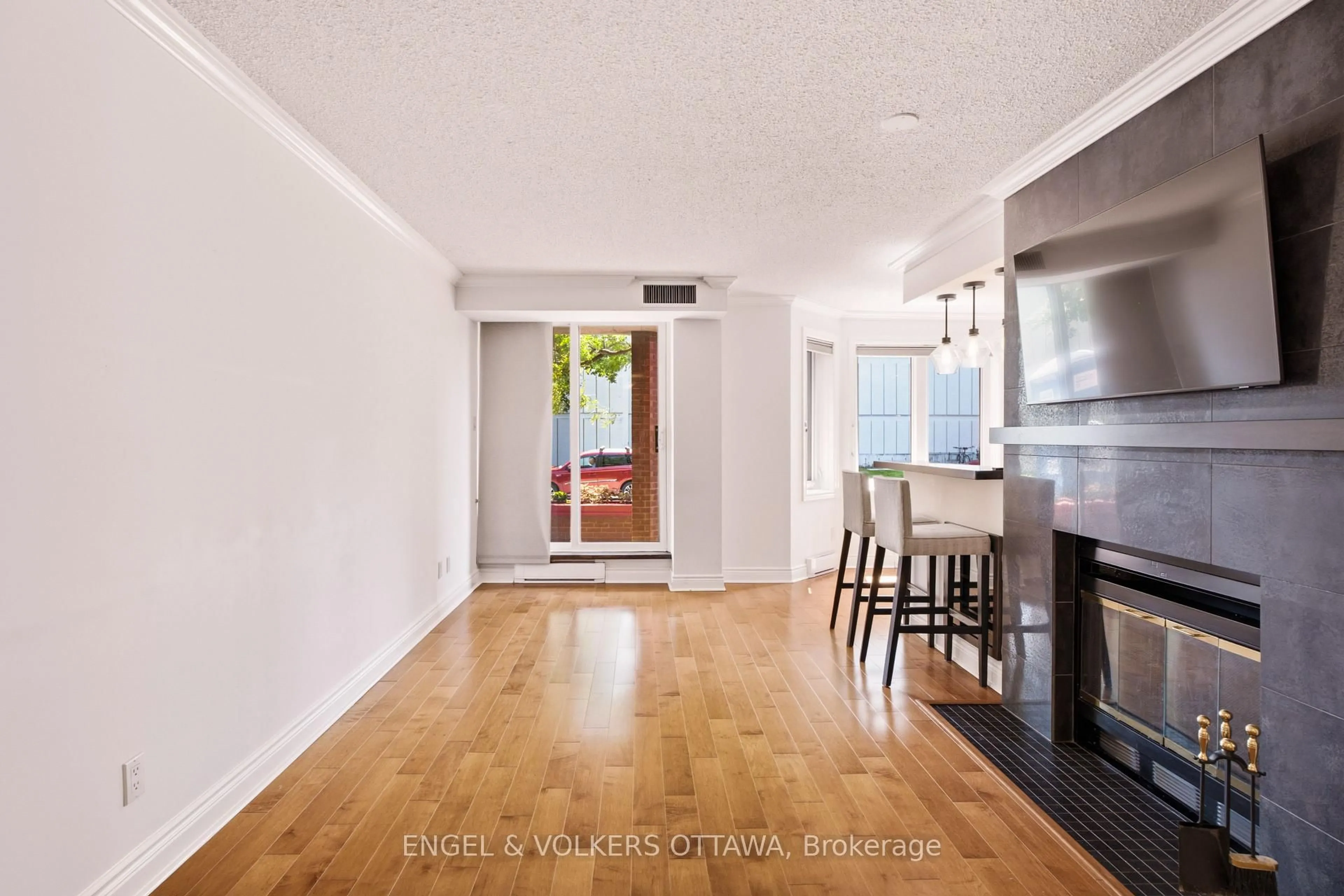 A pic of a room for 45 Argyle Ave #101, Ottawa Ontario K2P 1B3
