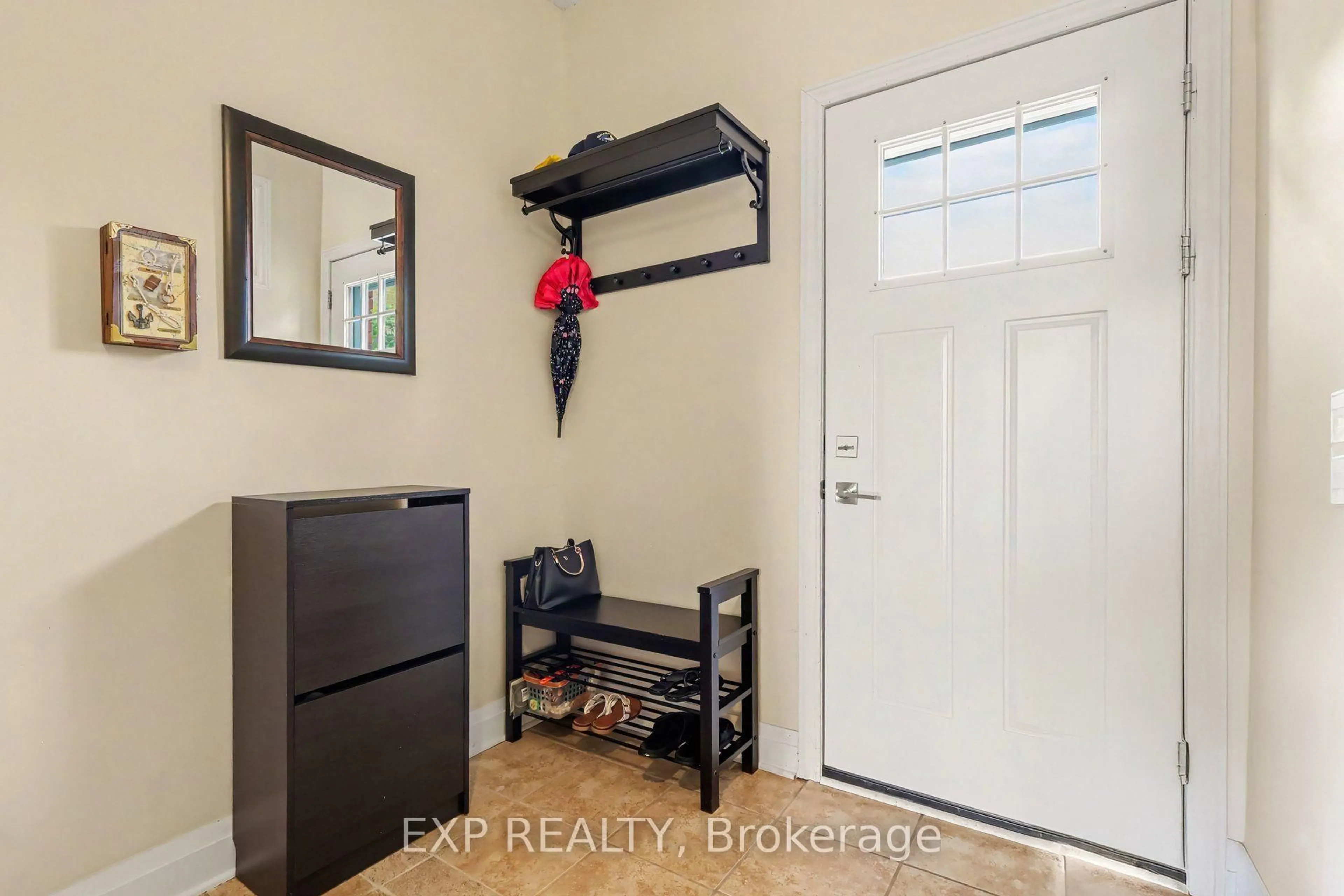 Indoor entryway for 1594 Fortier St #26, Ottawa Ontario K1T 1T7