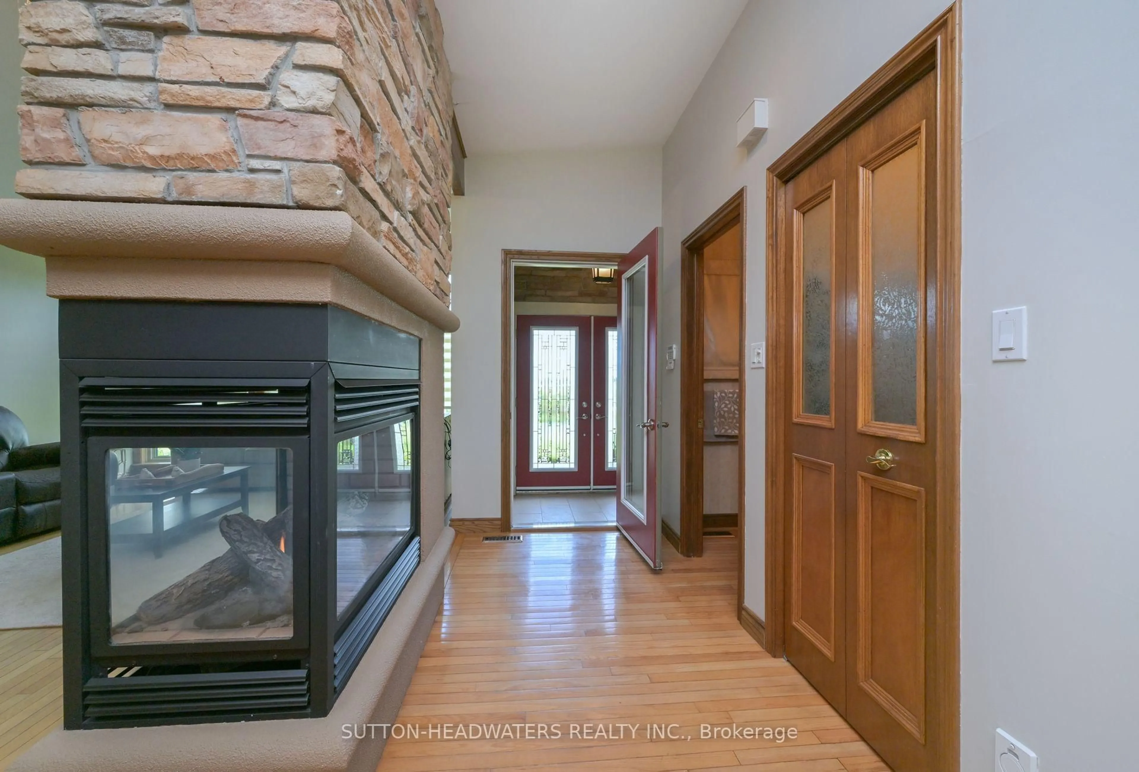 Indoor entryway for 064349 County Rd 3, East Garafraxa Ontario L9W 7J5