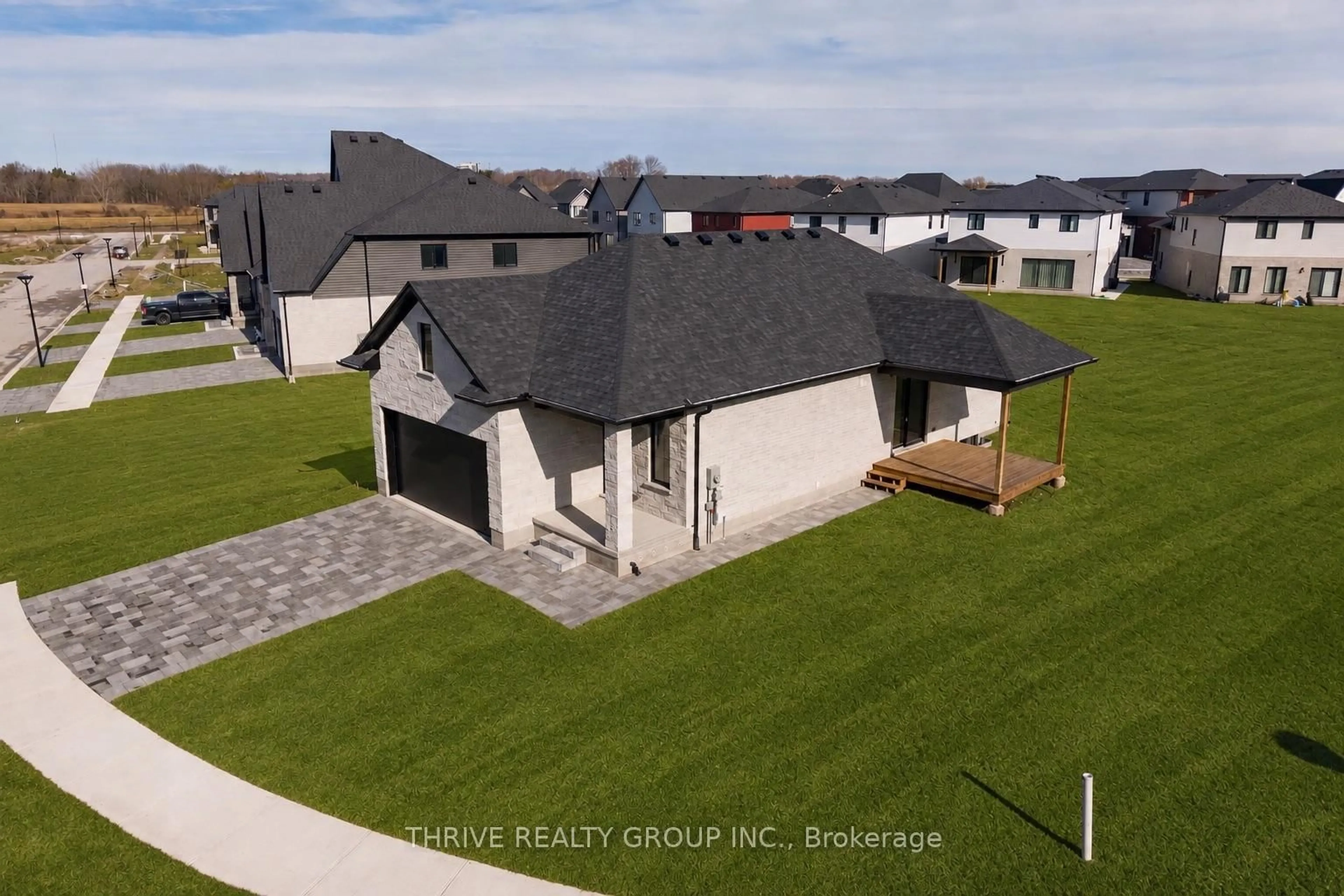 A pic from outside/outdoor area/front of a property/back of a property/a pic from drone, street for 3897 Big Leaf Tr, London South Ontario N6P 0J9