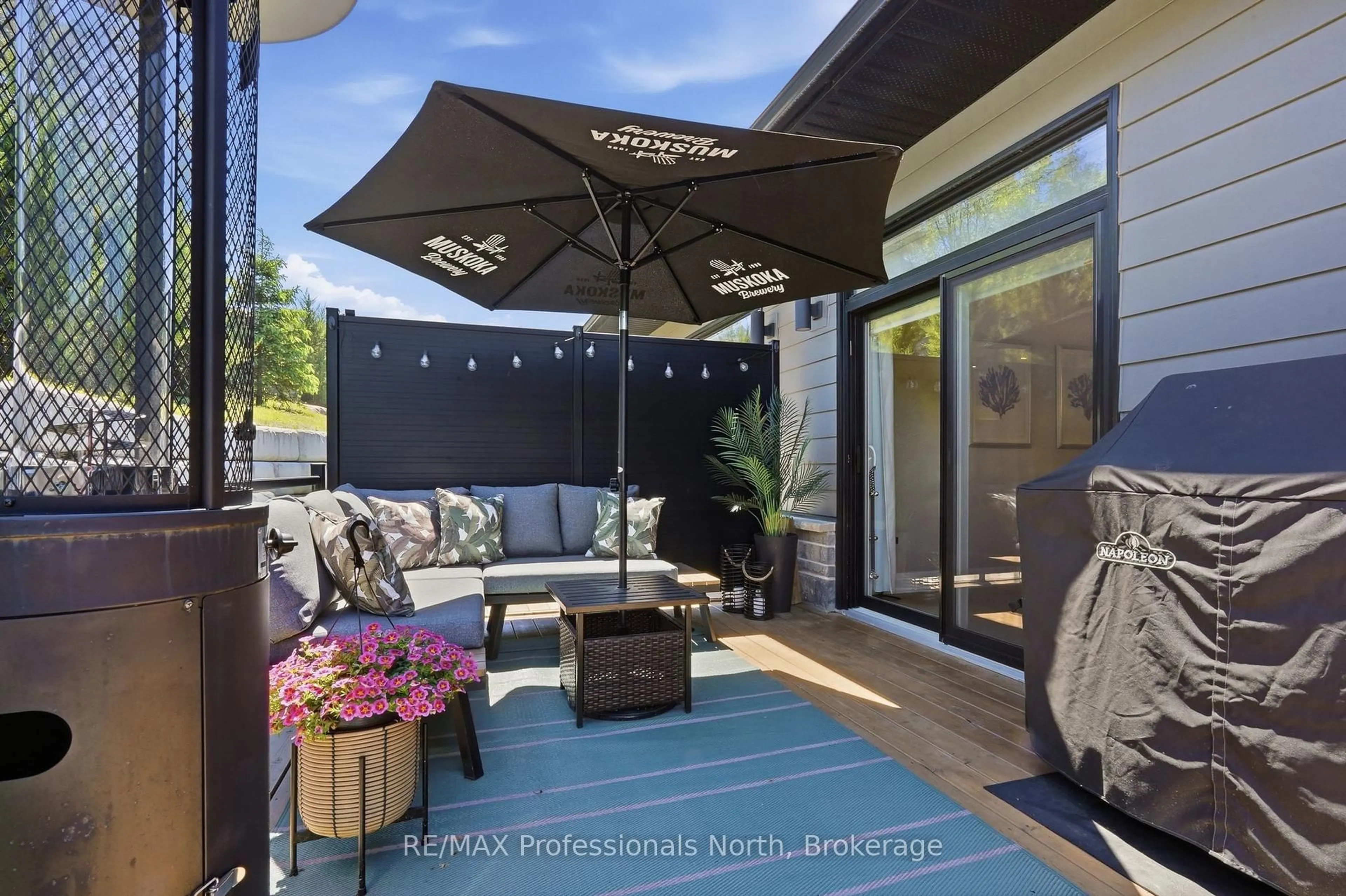 Patio, street for 71 Jack St #14, Huntsville Ontario P1H 0G4