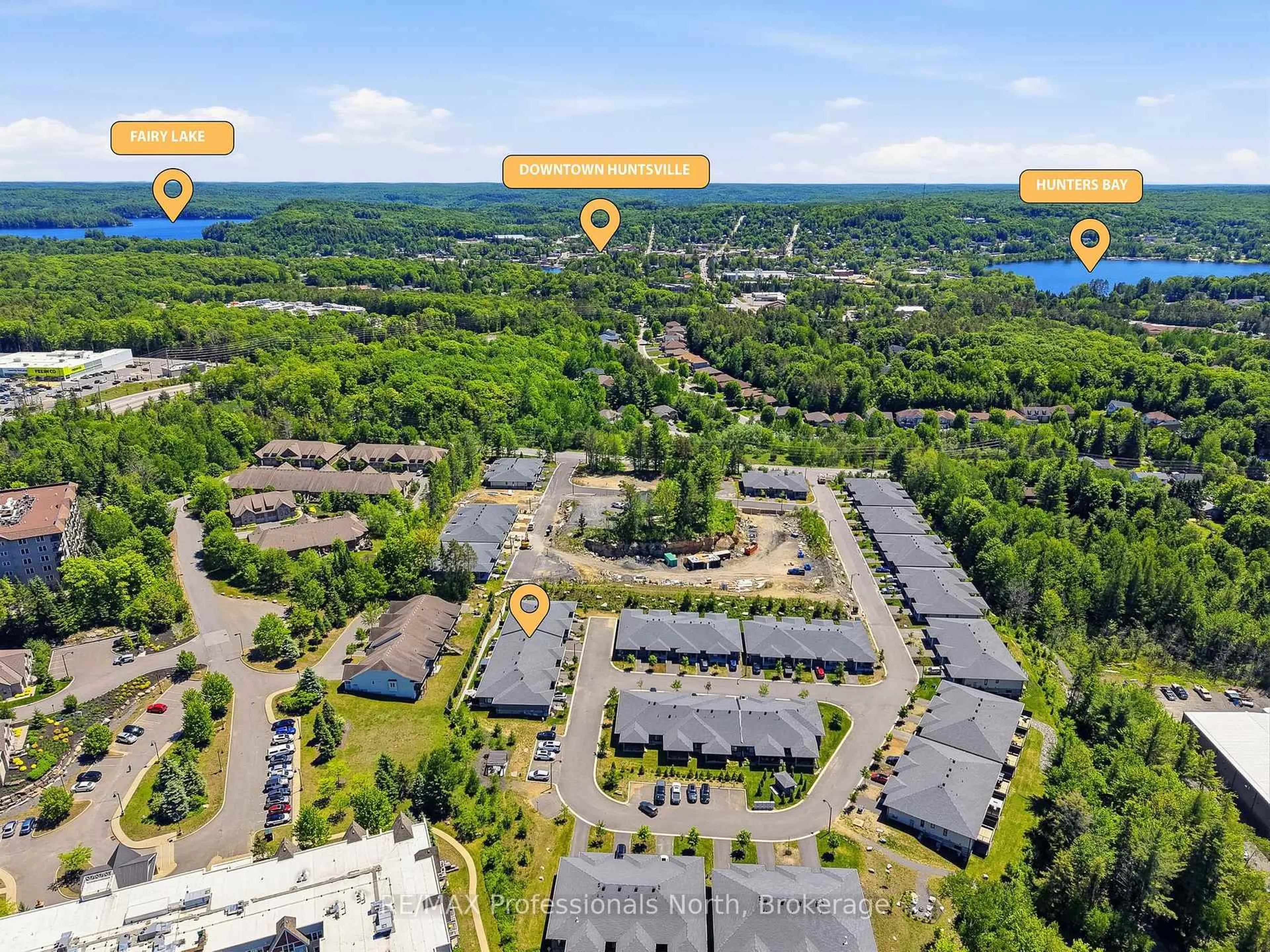 A pic from outside/outdoor area/front of a property/back of a property/a pic from drone, unknown for 71 Jack St #14, Huntsville Ontario P1H 0G4