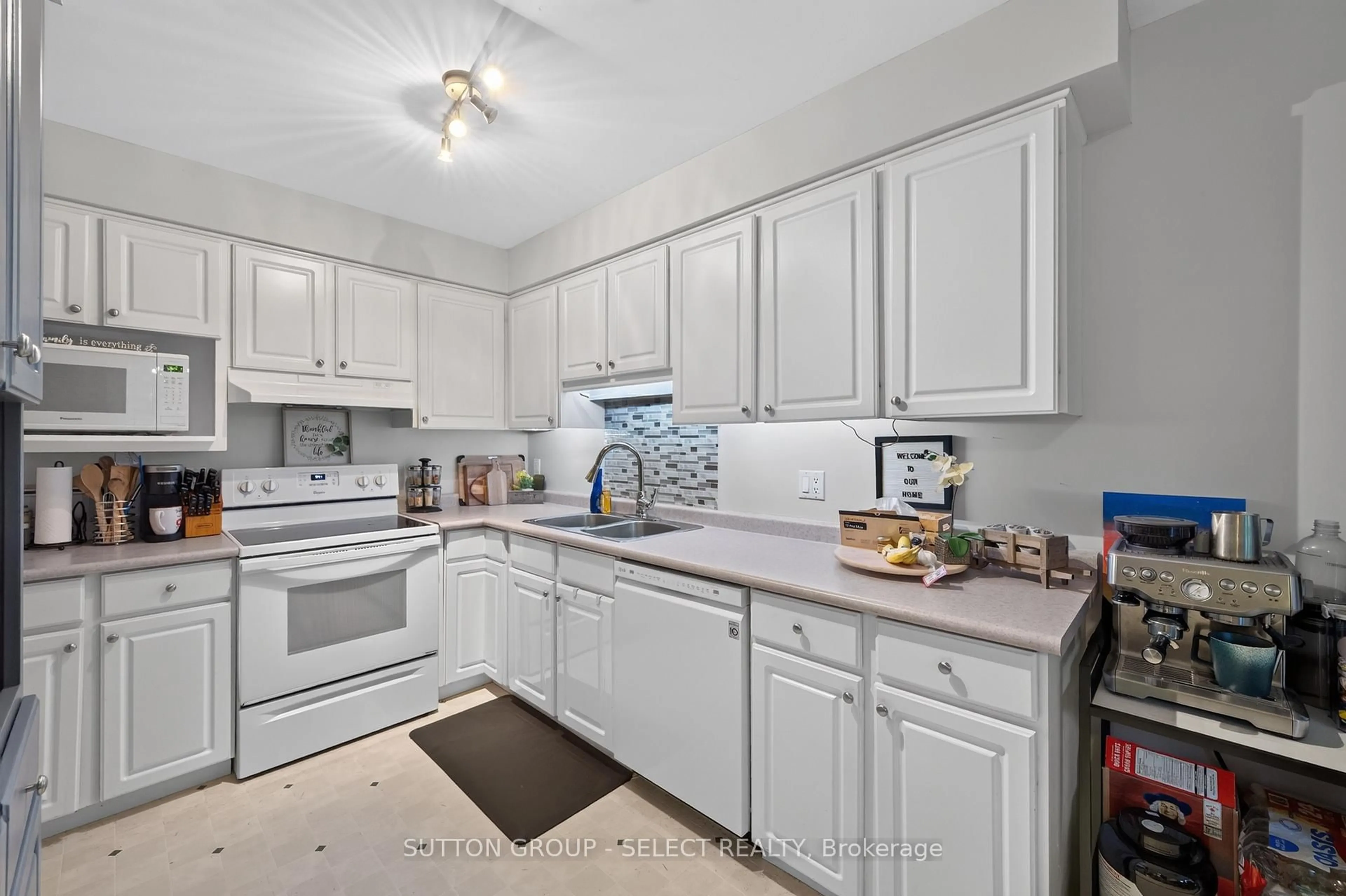 Standard kitchen, unknown for 410 Ambleside Dr #21, London North Ontario N6G 4Y3