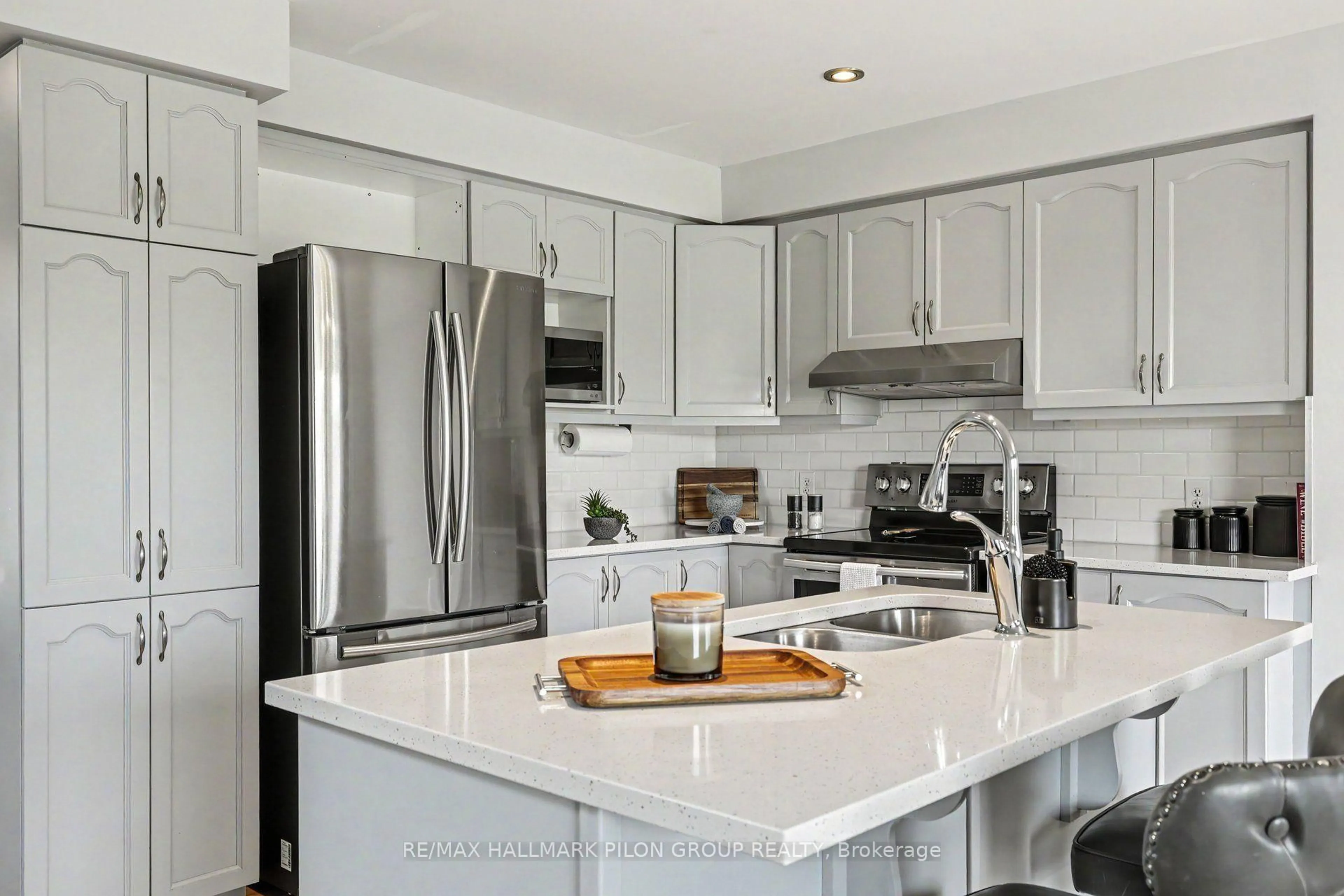 Open concept kitchen, ceramic/tile floor for 174 Trail Side Circ, Ottawa Ontario K4A 5B3