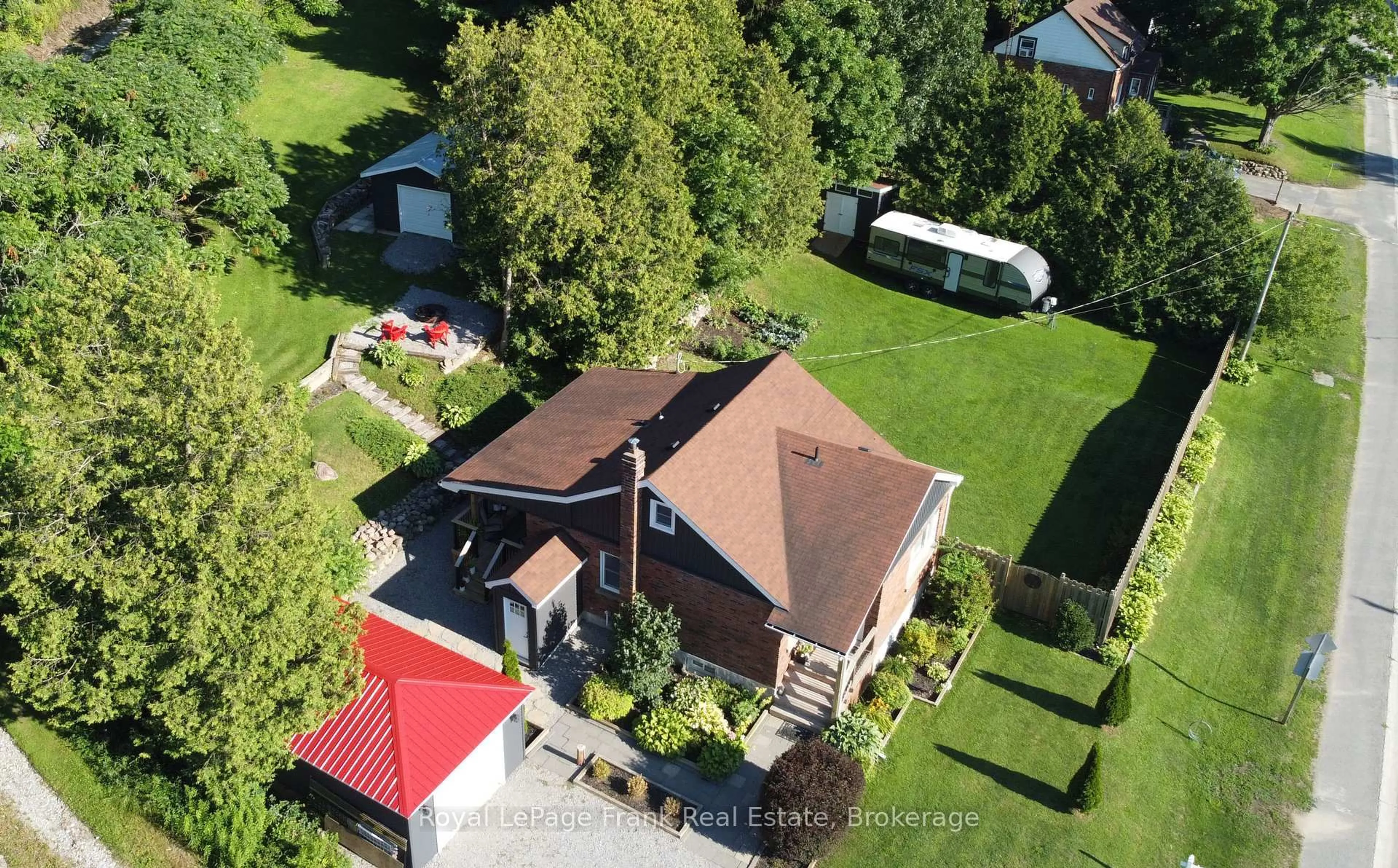 A pic from outside/outdoor area/front of a property/back of a property/a pic from drone, street for 3461 Burnham St, Hamilton Township Ontario K9A 4J7