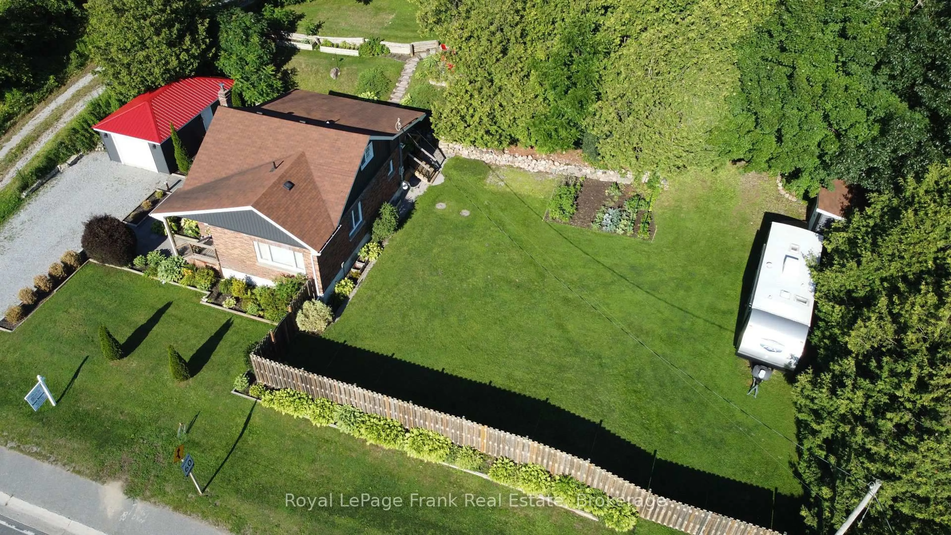 A pic from outside/outdoor area/front of a property/back of a property/a pic from drone, unknown for 3461 Burnham St, Hamilton Township Ontario K9A 4J7