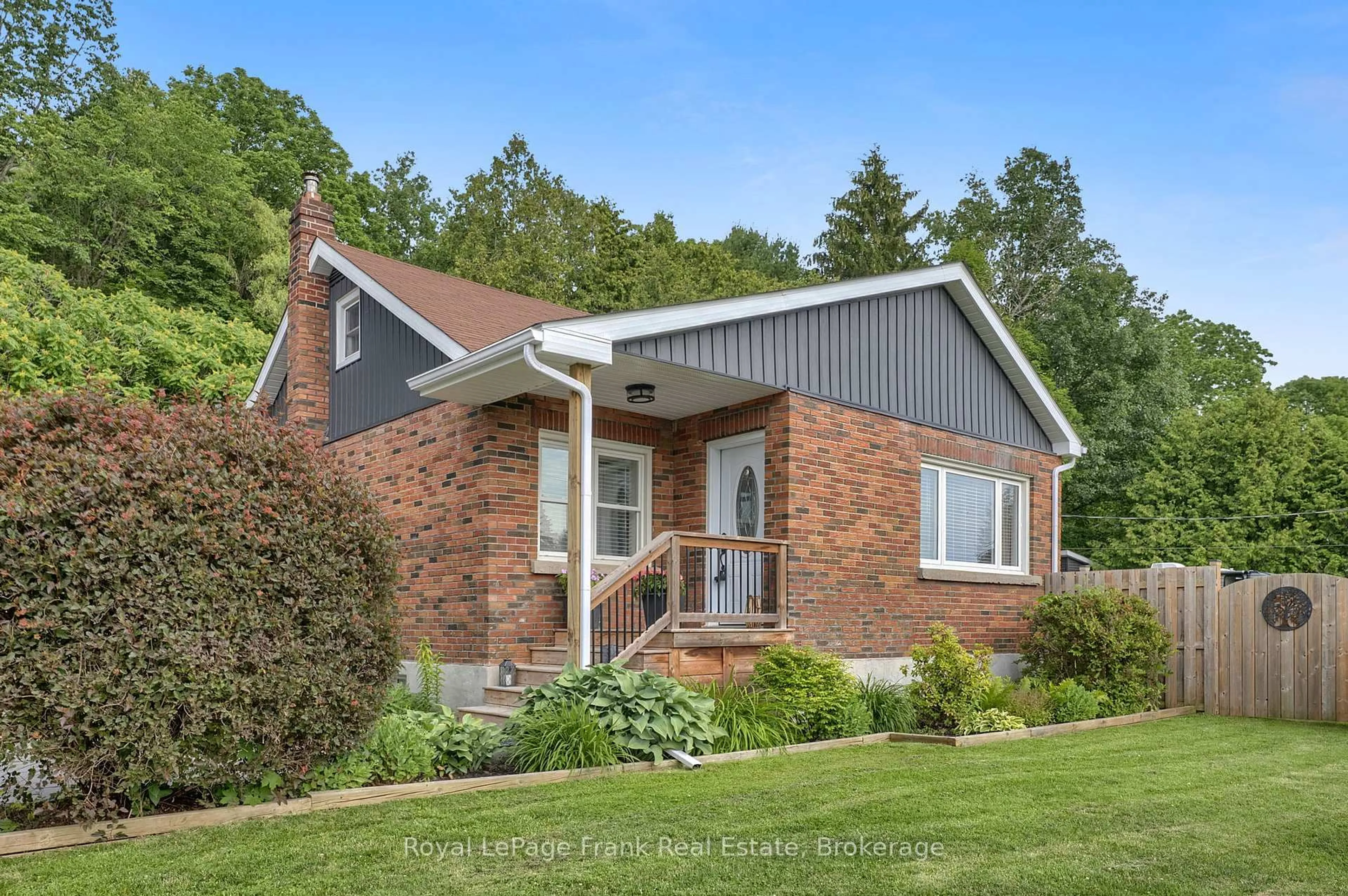 Home with brick exterior material, unknown for 3461 Burnham St, Hamilton Township Ontario K9A 4J7