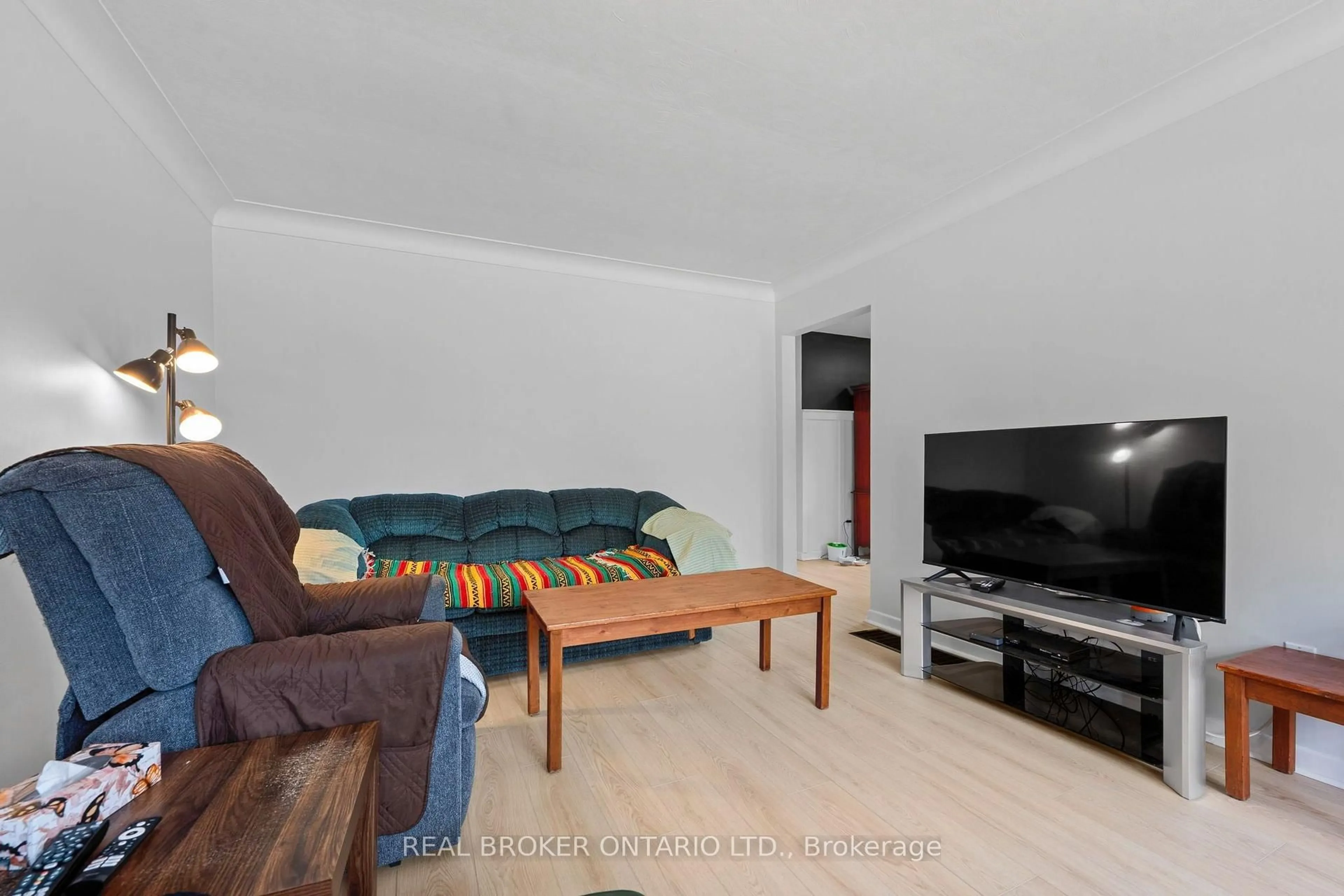 Living room with furniture, unknown for 23 Homewood Ave, Norfolk Ontario N3Y 2S9
