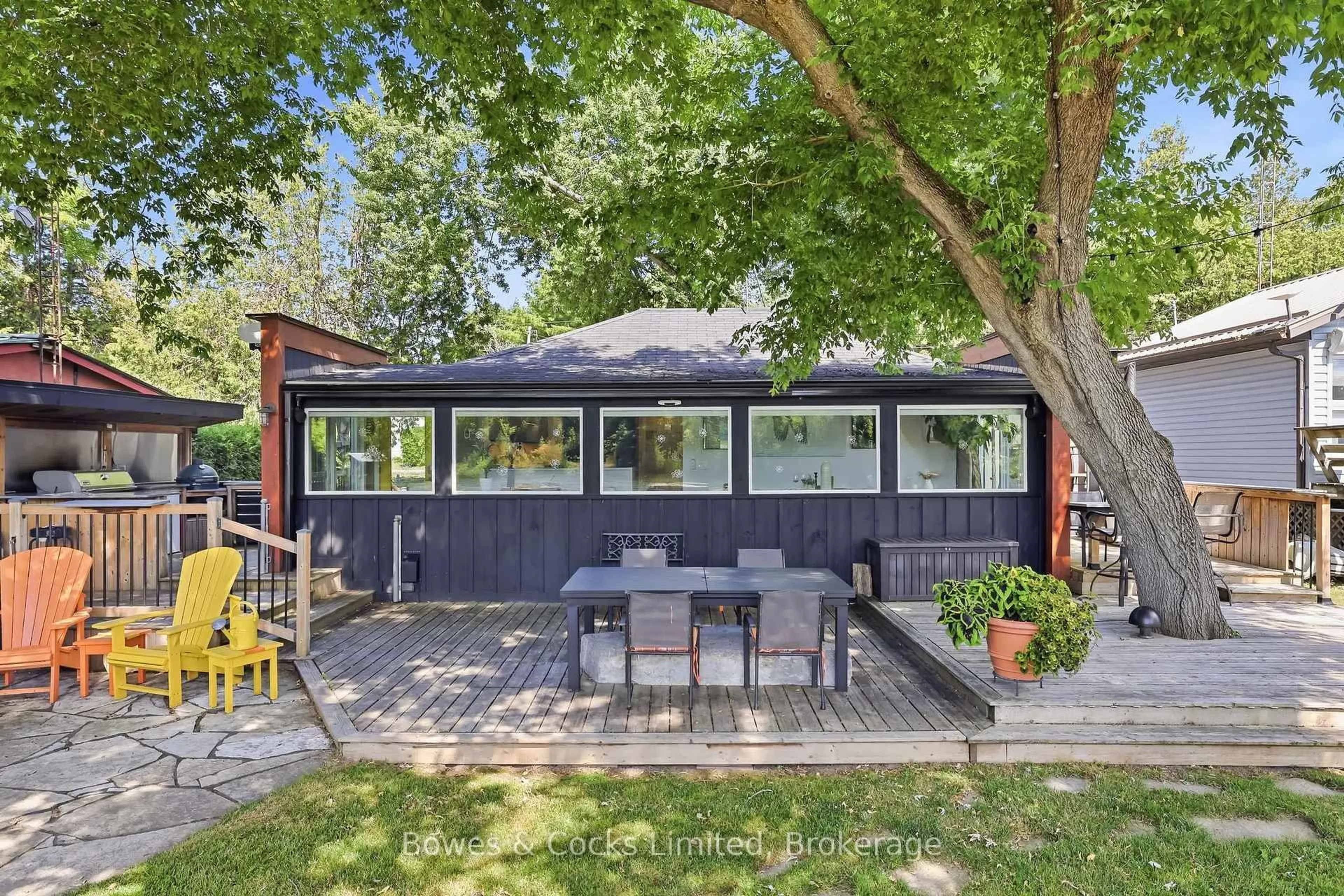 Patio, street for 2817 River Ave, Selwyn Ontario K0L 3G0