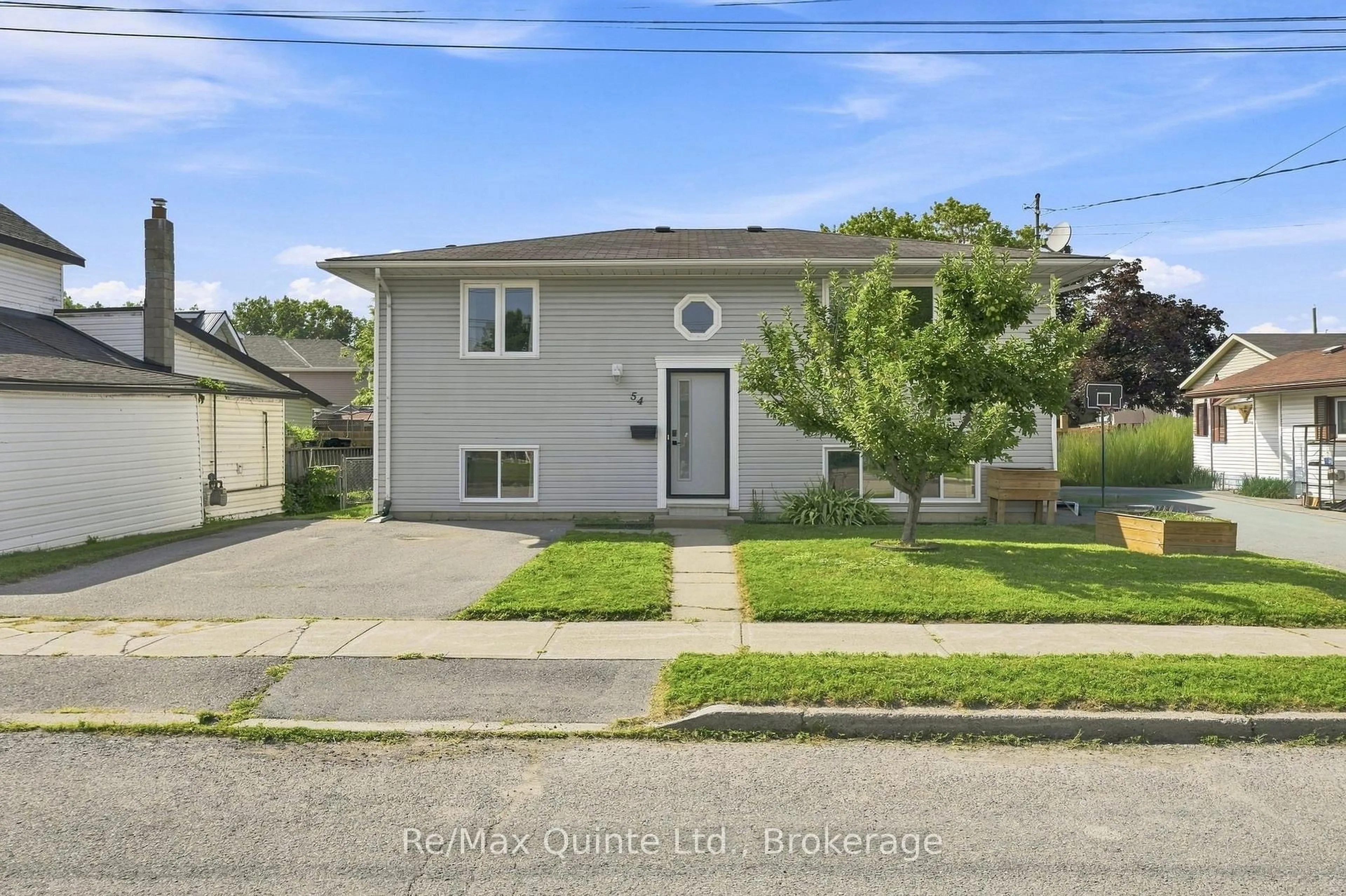 Unknown for 54 Bentinck St, Quinte West Ontario K8V 4E3