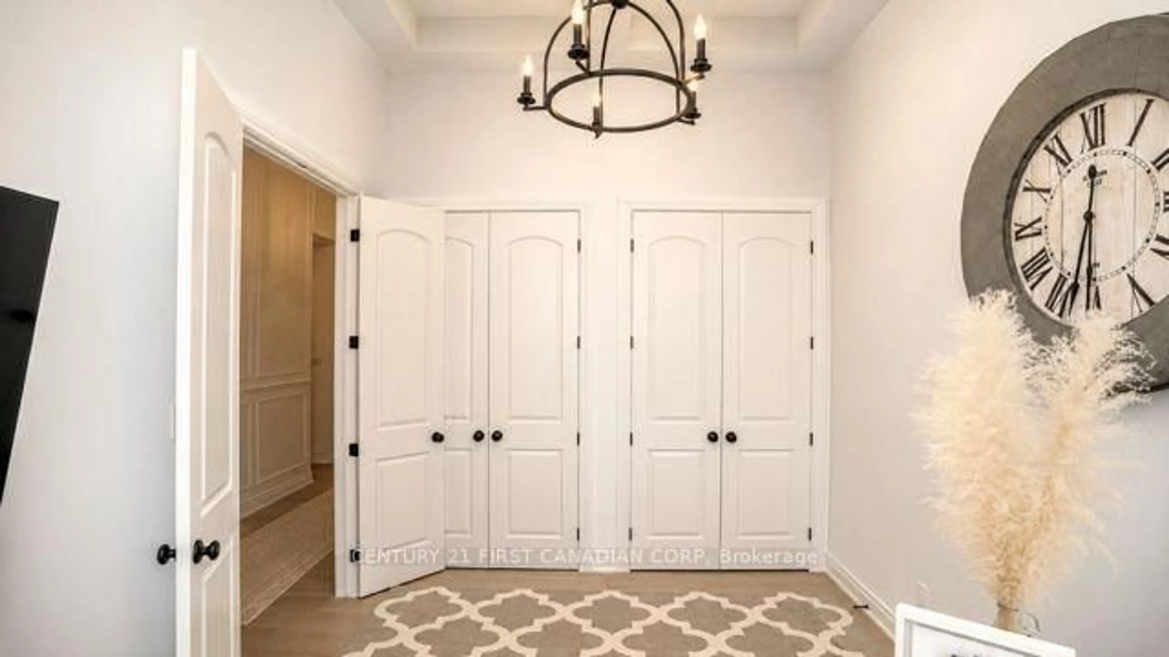 Indoor entryway for 956 TRAILSWAY Ave, London South Ontario N6K 0K7