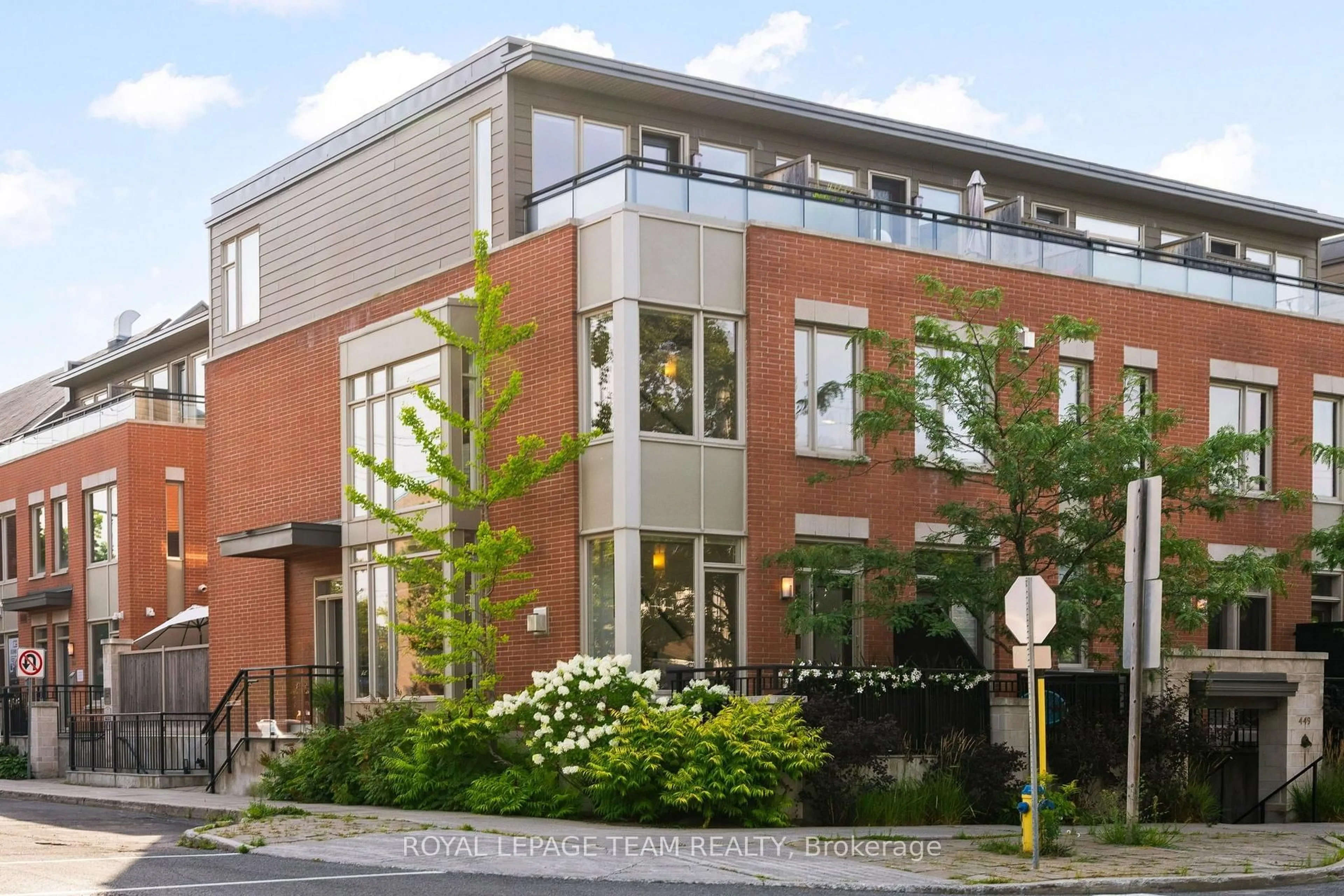 Home with brick exterior material, building for 445 Edison Ave, Ottawa Ontario K2A 1S5