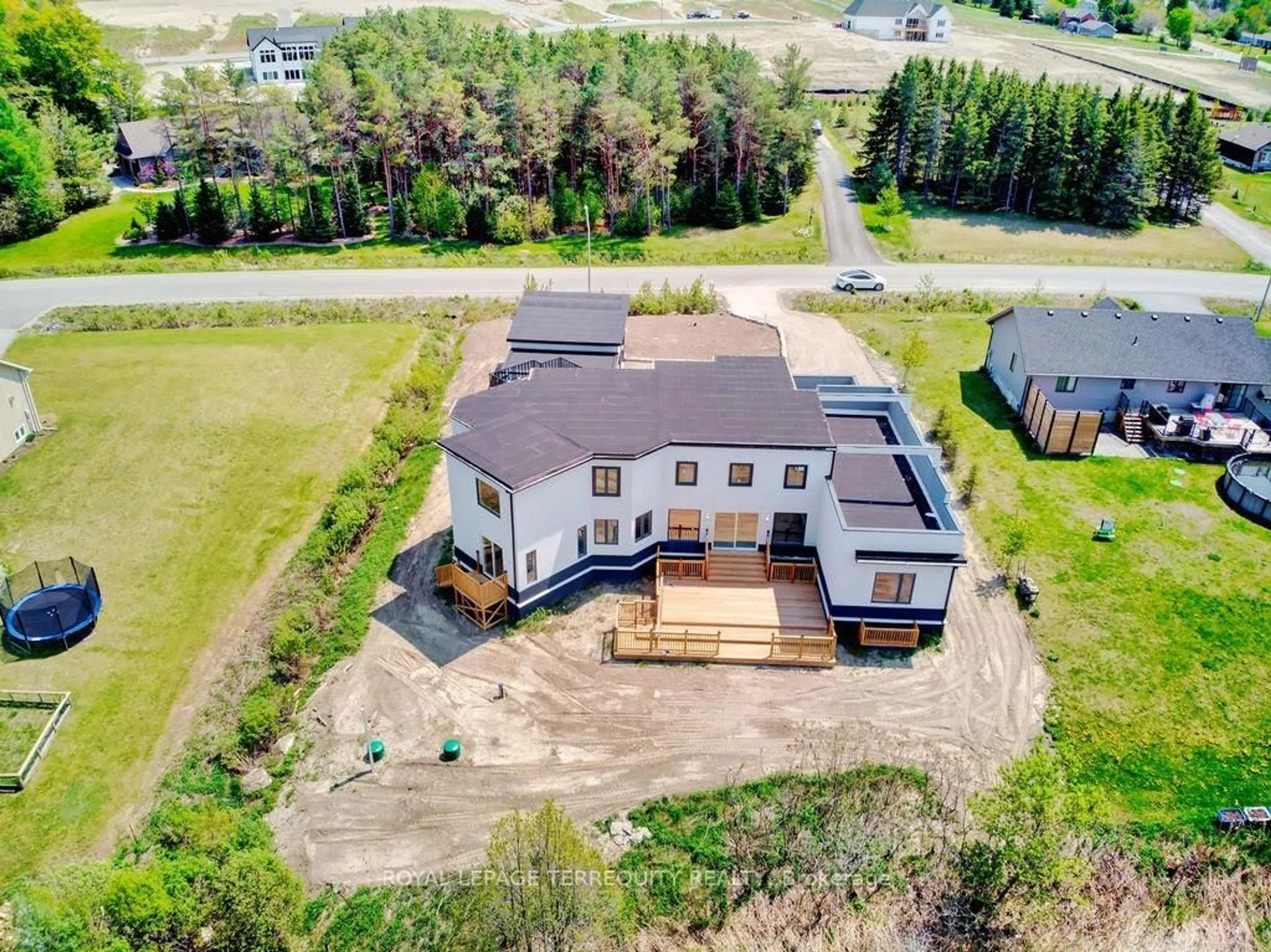 A pic from outside/outdoor area/front of a property/back of a property/a pic from drone, building for 9 Rustlewood Ave, Kawartha Lakes Ontario L0A 1A0