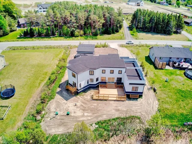 9 Rustlewood Ave, Kawartha Lakes 2