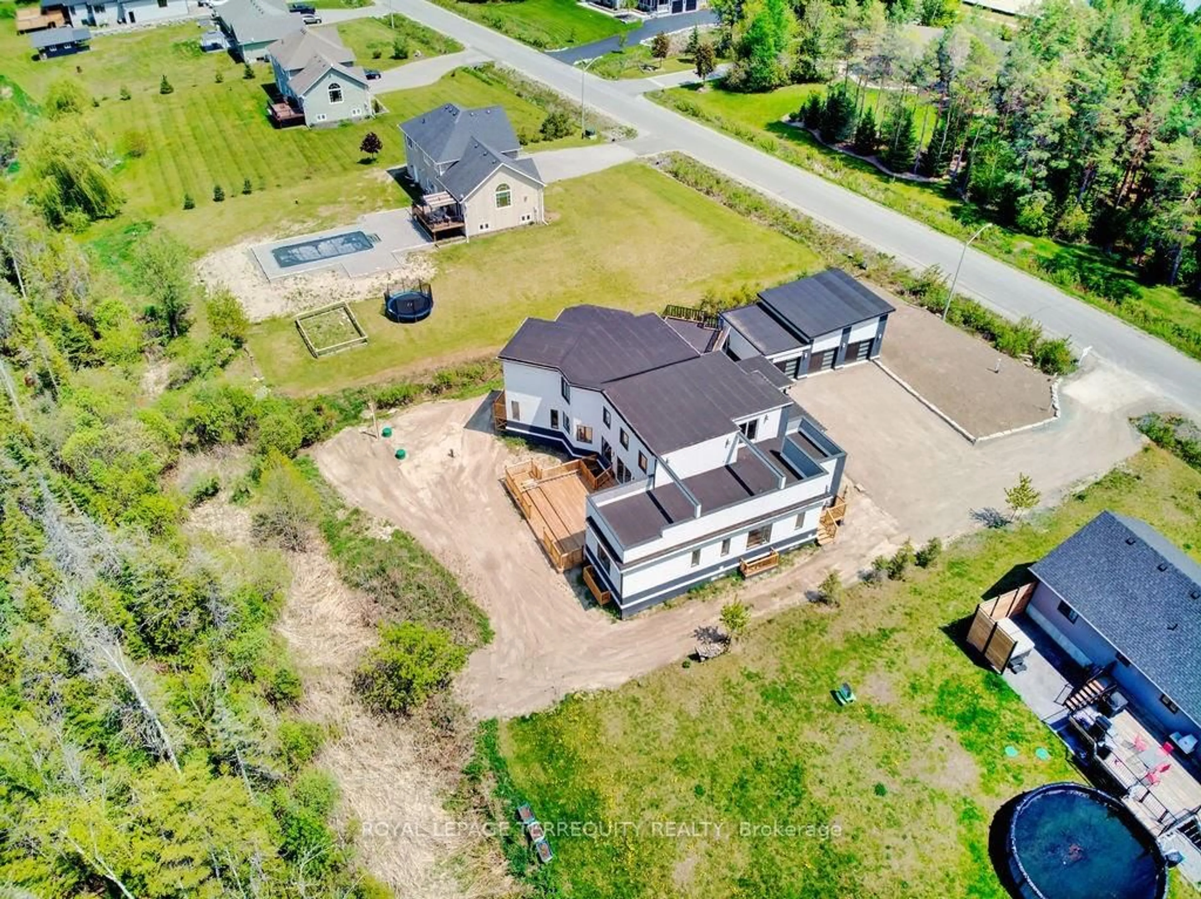 A pic from outside/outdoor area/front of a property/back of a property/a pic from drone, unknown for 9 Rustlewood Ave, Kawartha Lakes Ontario L0A 1A0