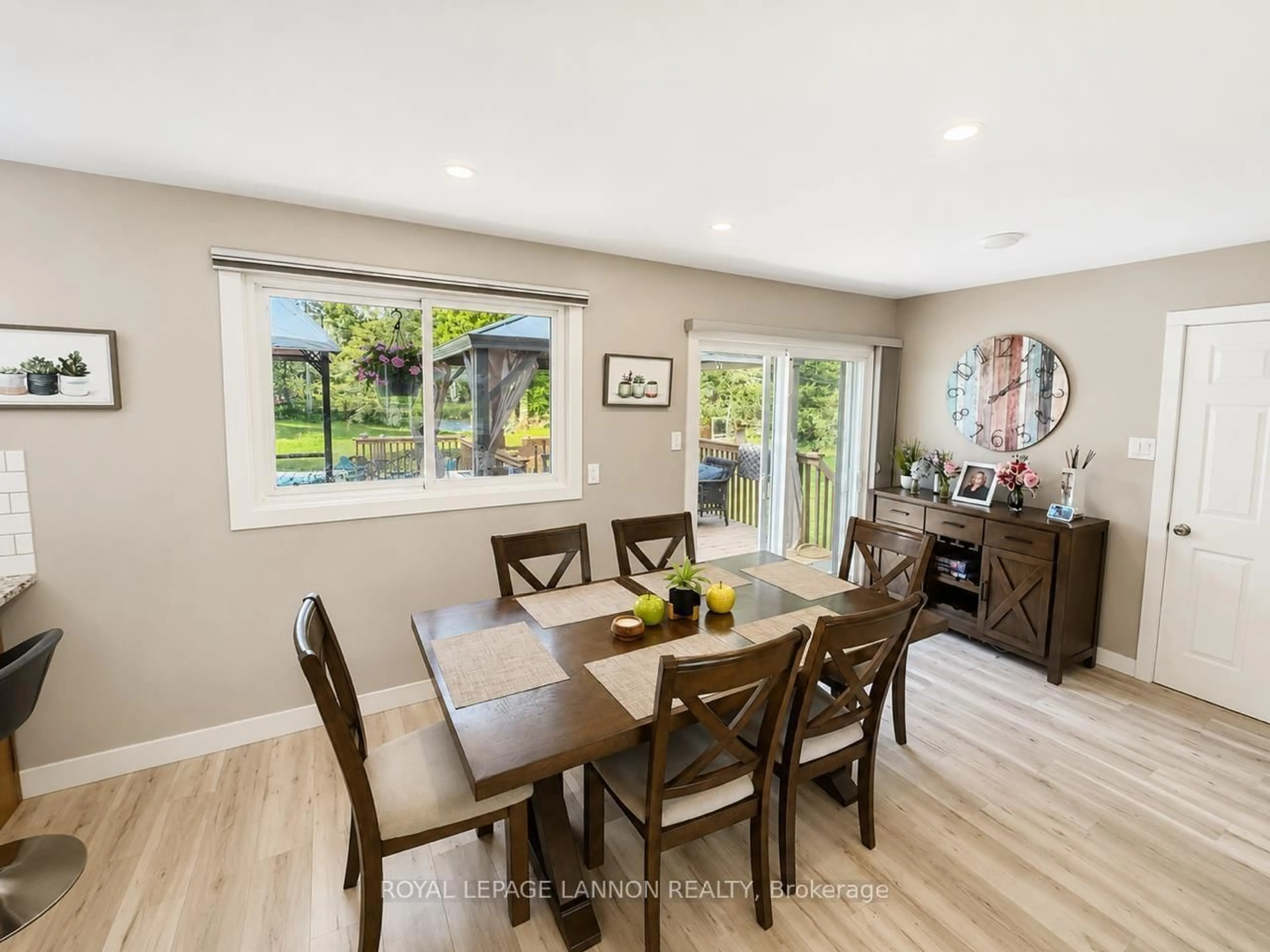 Dining room, wood/laminate floor for 3135 LLOYD St, Thunder Bay Ontario P7K 1B6