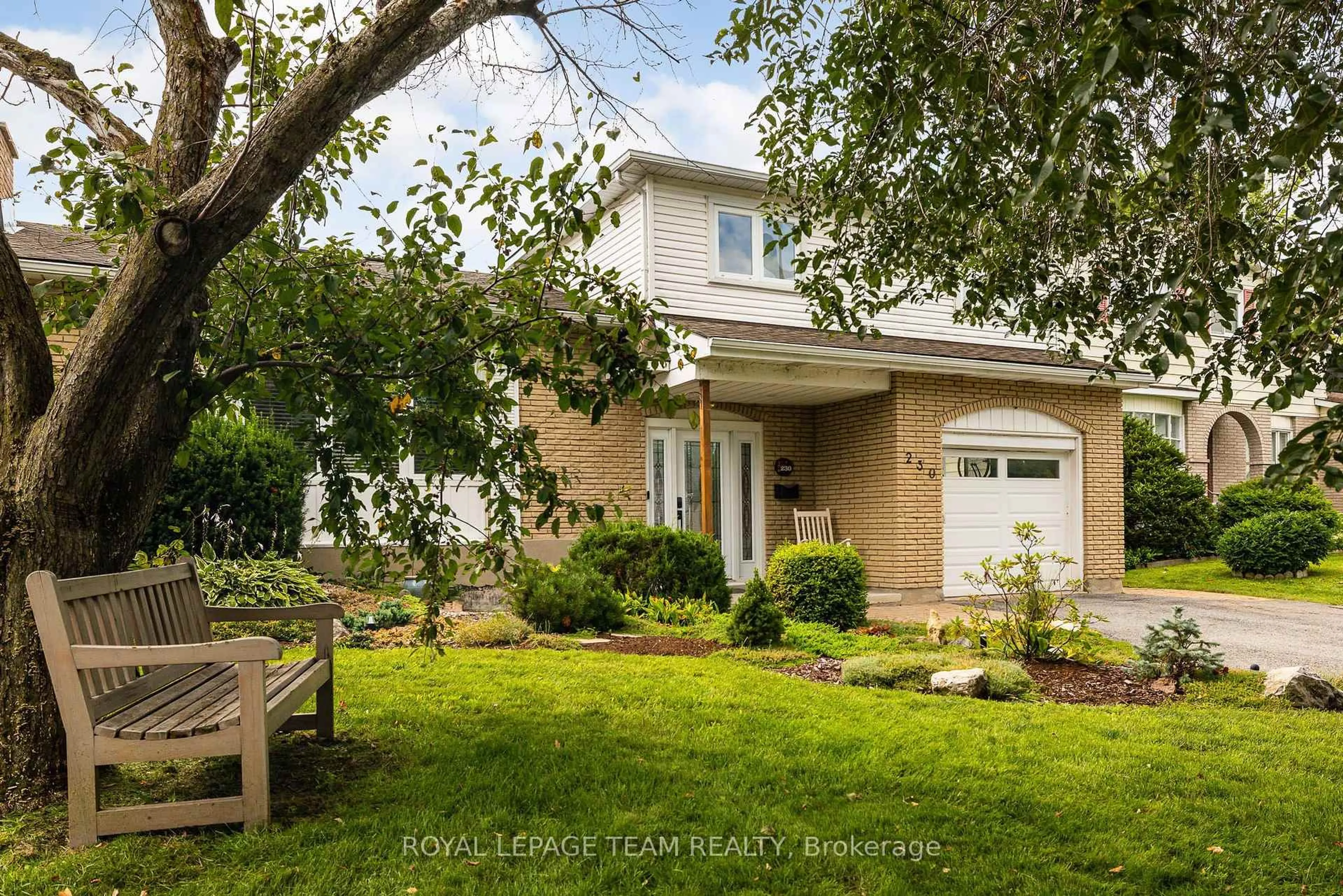 Home with vinyl exterior material, street for 230 Lincoln Heights Rd, Ottawa Ontario K2B 8A8