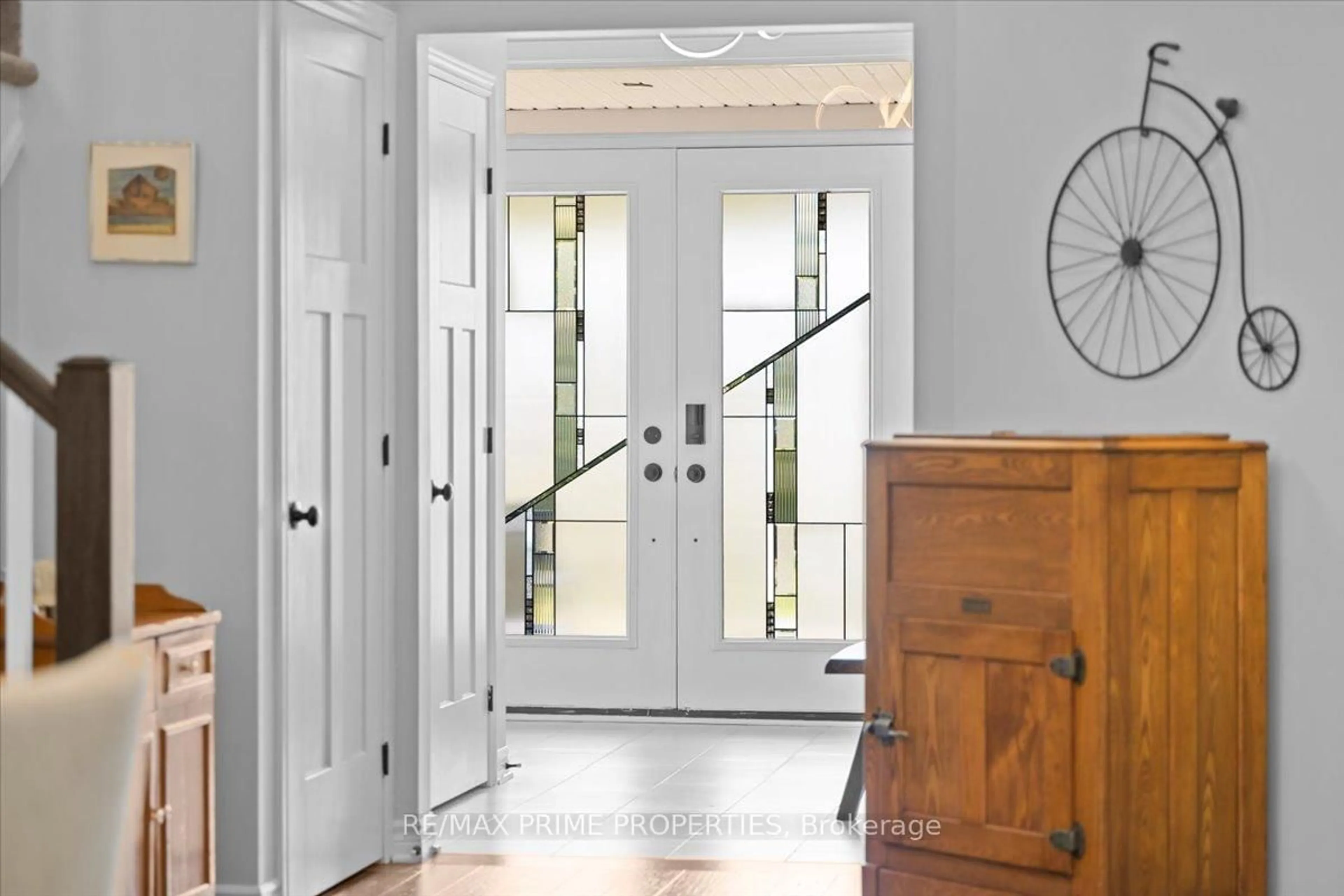 Indoor entryway for 724 Cartographe St, Orleans Ontario K4A 1E9