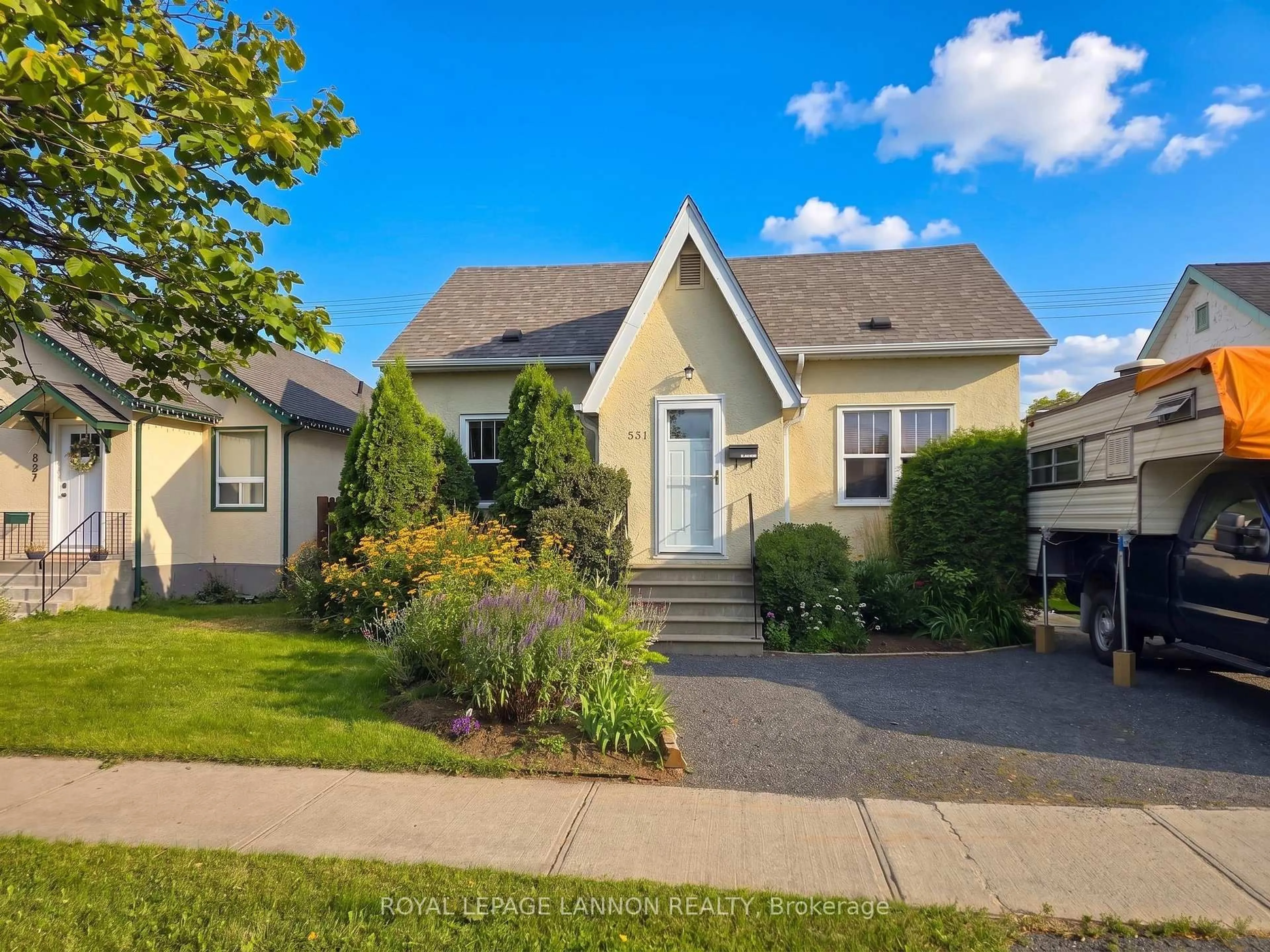 Home with vinyl exterior material, street for 531 Empire Ave., Thunder Bay Ontario P7E 4S9