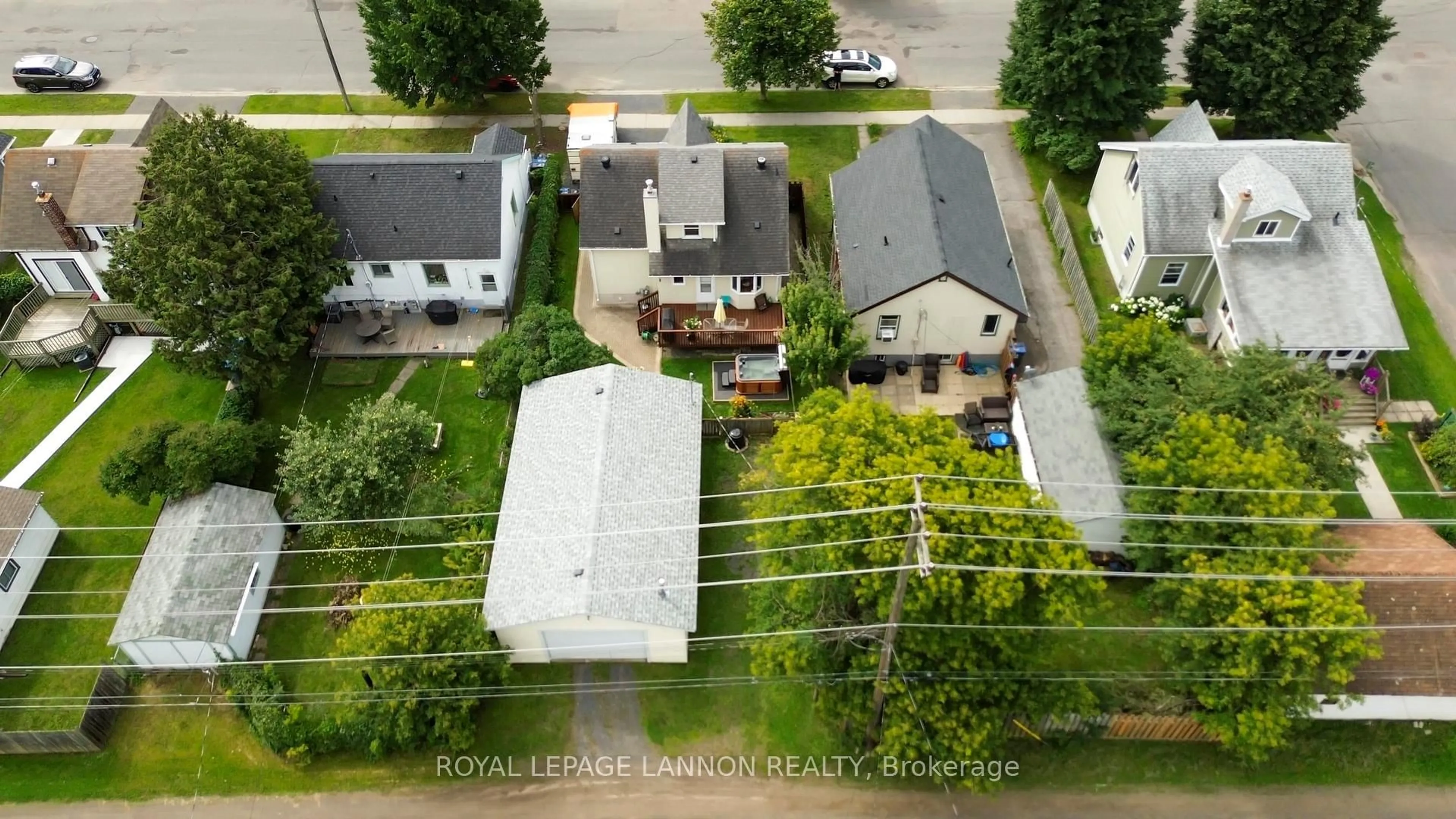 A pic from outside/outdoor area/front of a property/back of a property/a pic from drone, street for 531 Empire Ave., Thunder Bay Ontario P7E 4S9