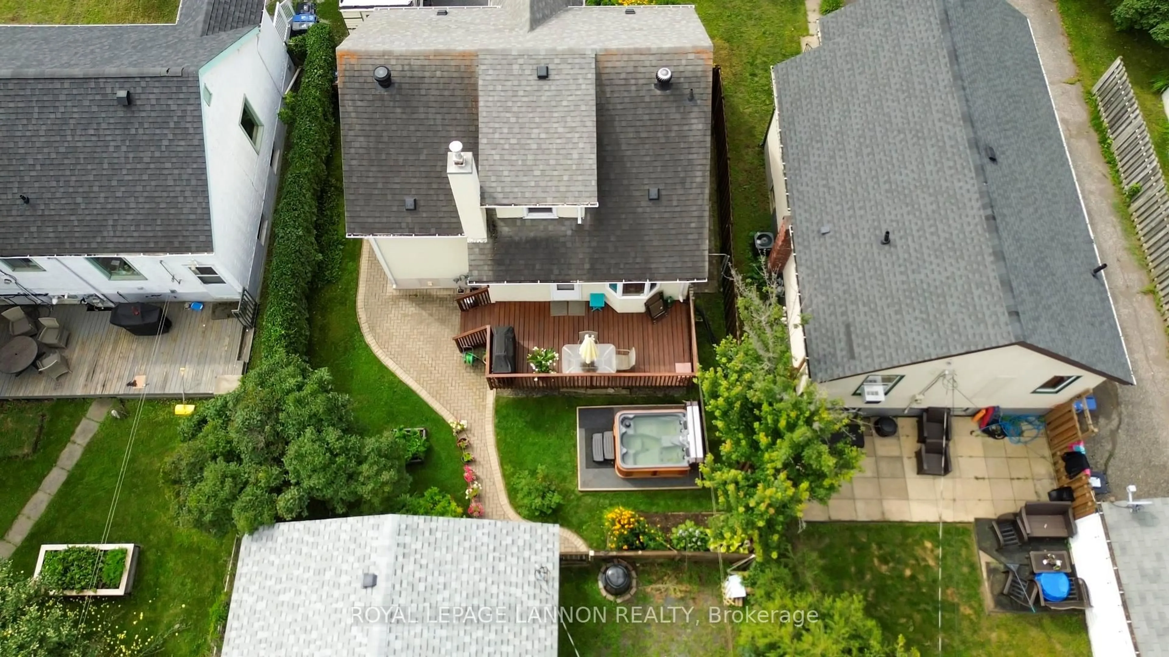 A pic from outside/outdoor area/front of a property/back of a property/a pic from drone, city buildings view from balcony for 531 Empire Ave., Thunder Bay Ontario P7E 4S9