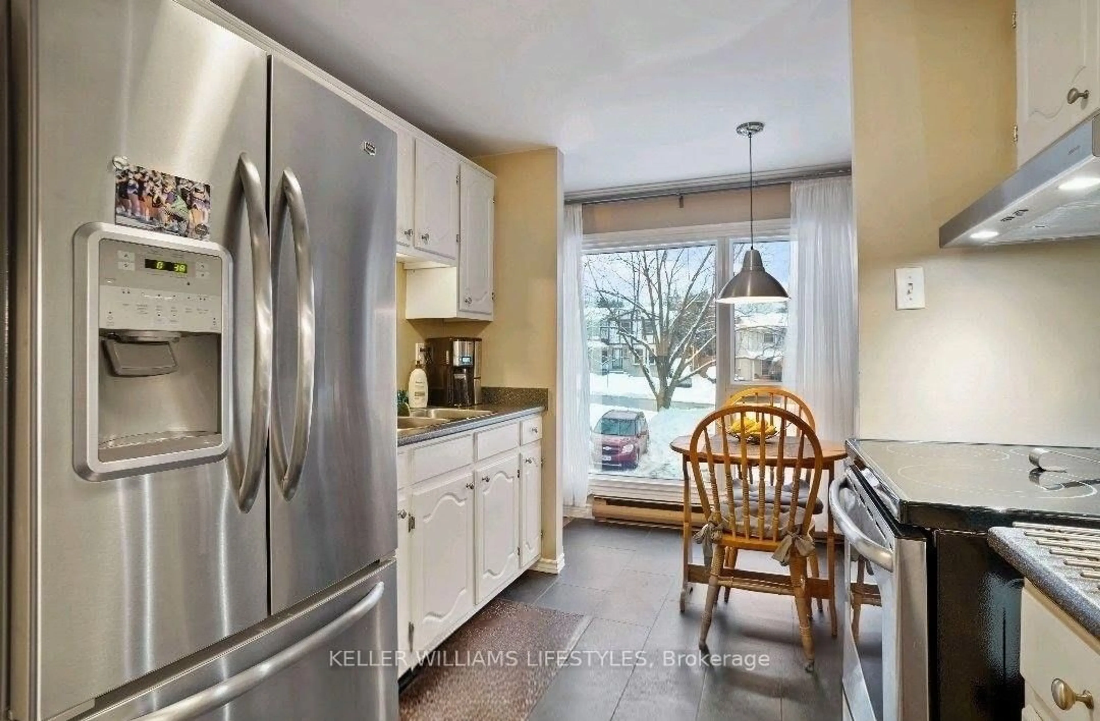 Open concept kitchen, ceramic/tile floor for 70 Chiddington Gate, London South Ontario N6C 4Y3