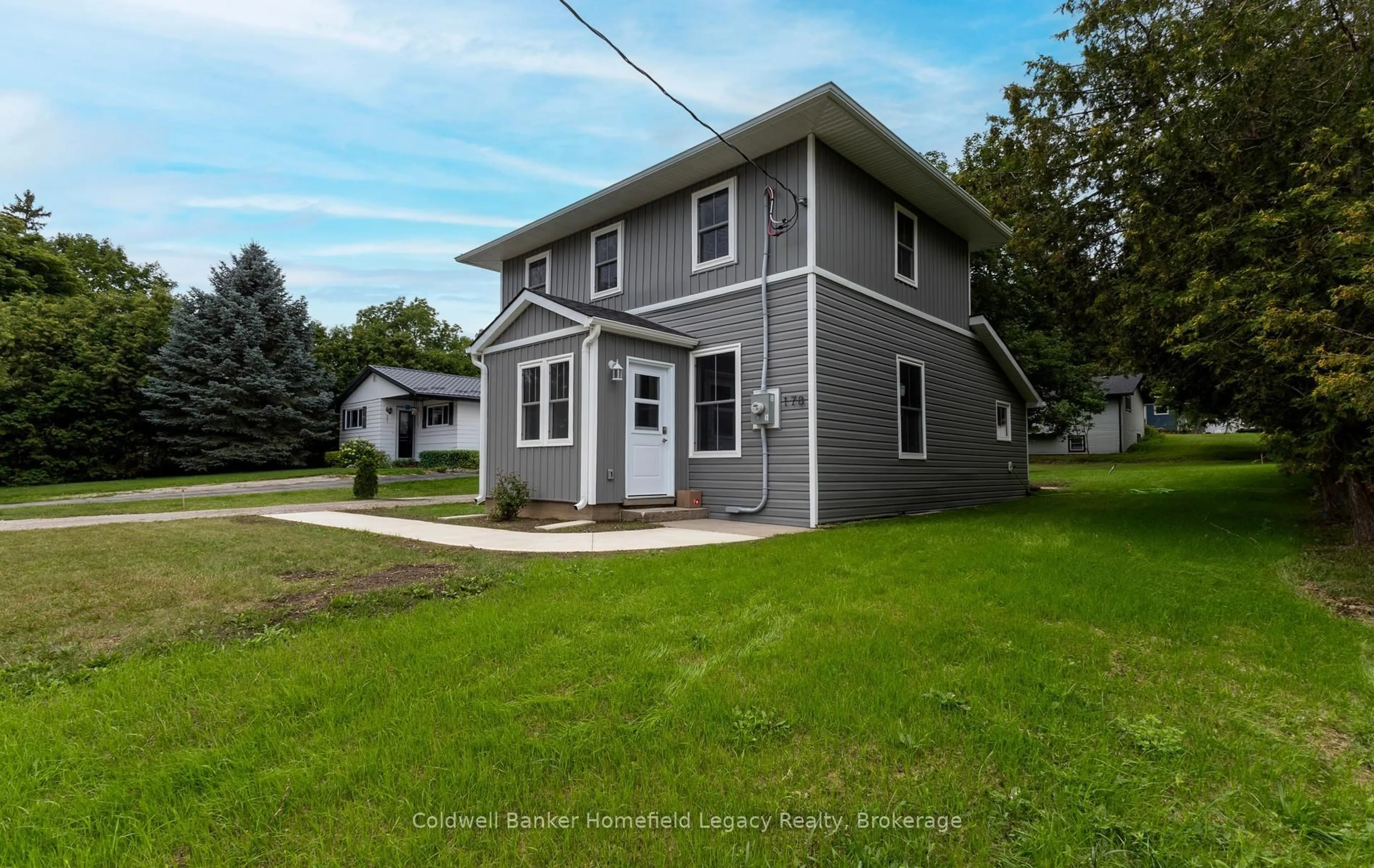 Home with vinyl exterior material, street for 178 Thomas St, St. Marys Ontario N4X 0B6