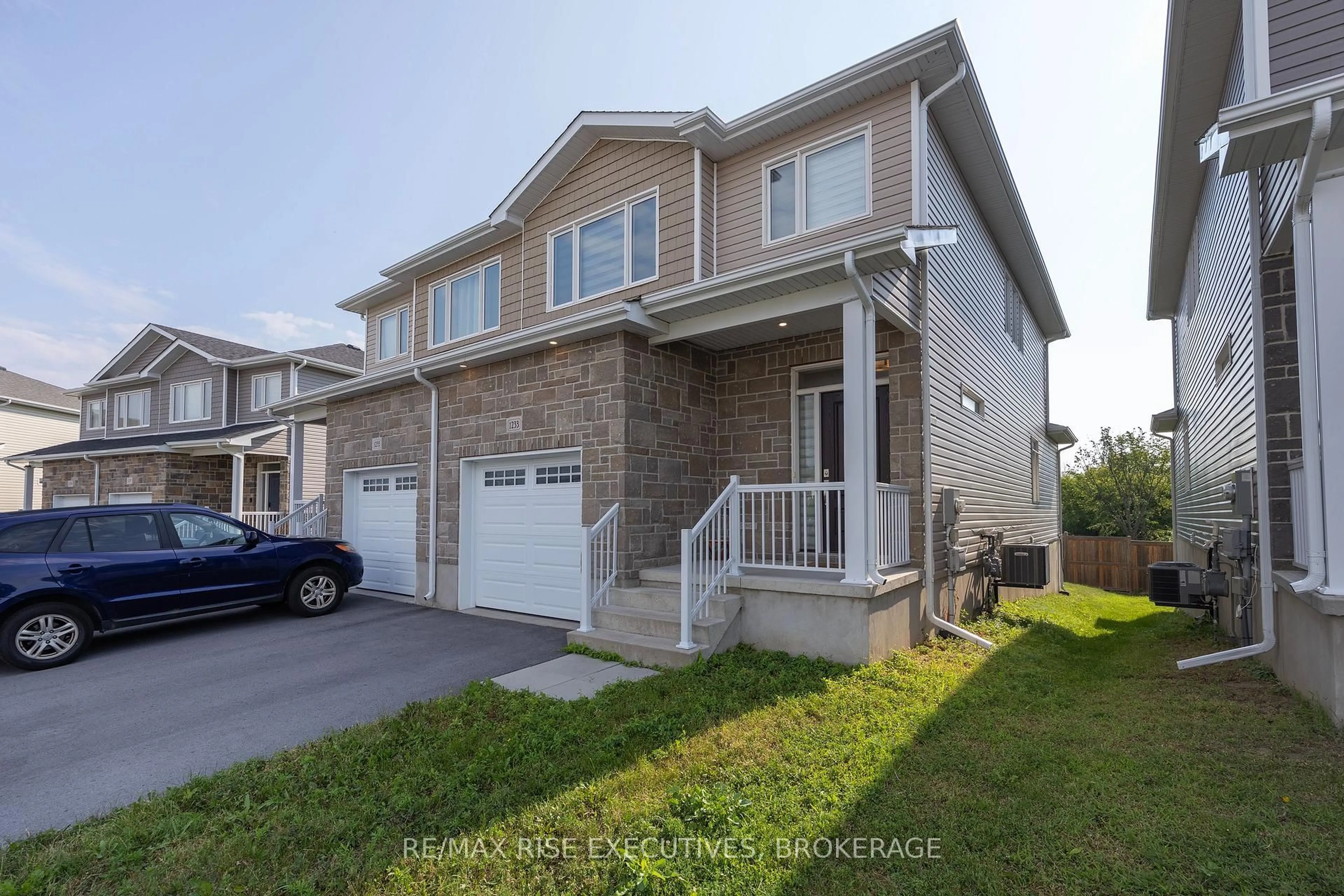 Unknown for 1233 Max Cres, Kingston Ontario K7P 0P3