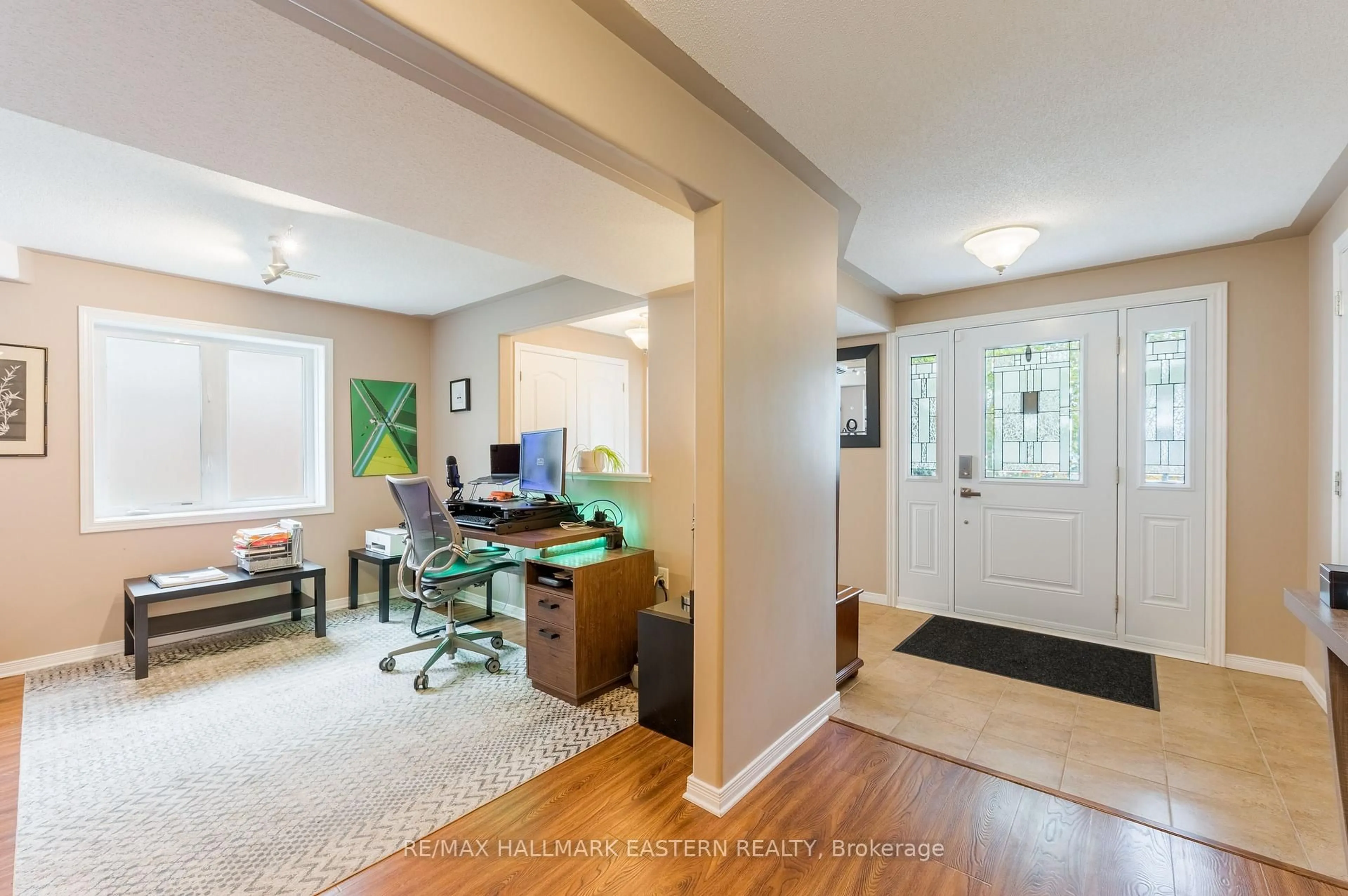 Indoor entryway for 58 Parcells Cres, Peterborough Ontario K9K 2P2