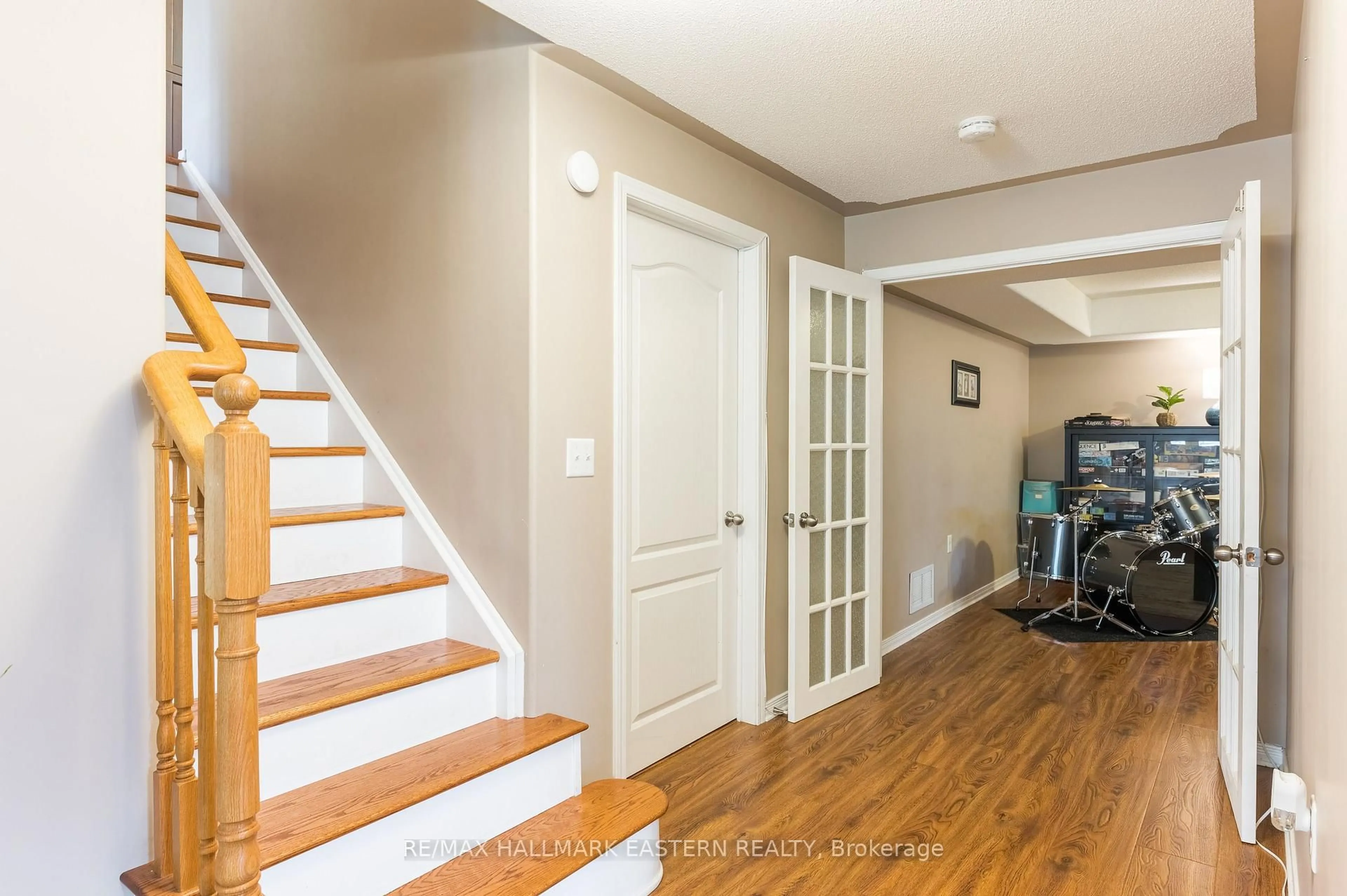 Indoor entryway for 58 Parcells Cres, Peterborough Ontario K9K 2P2