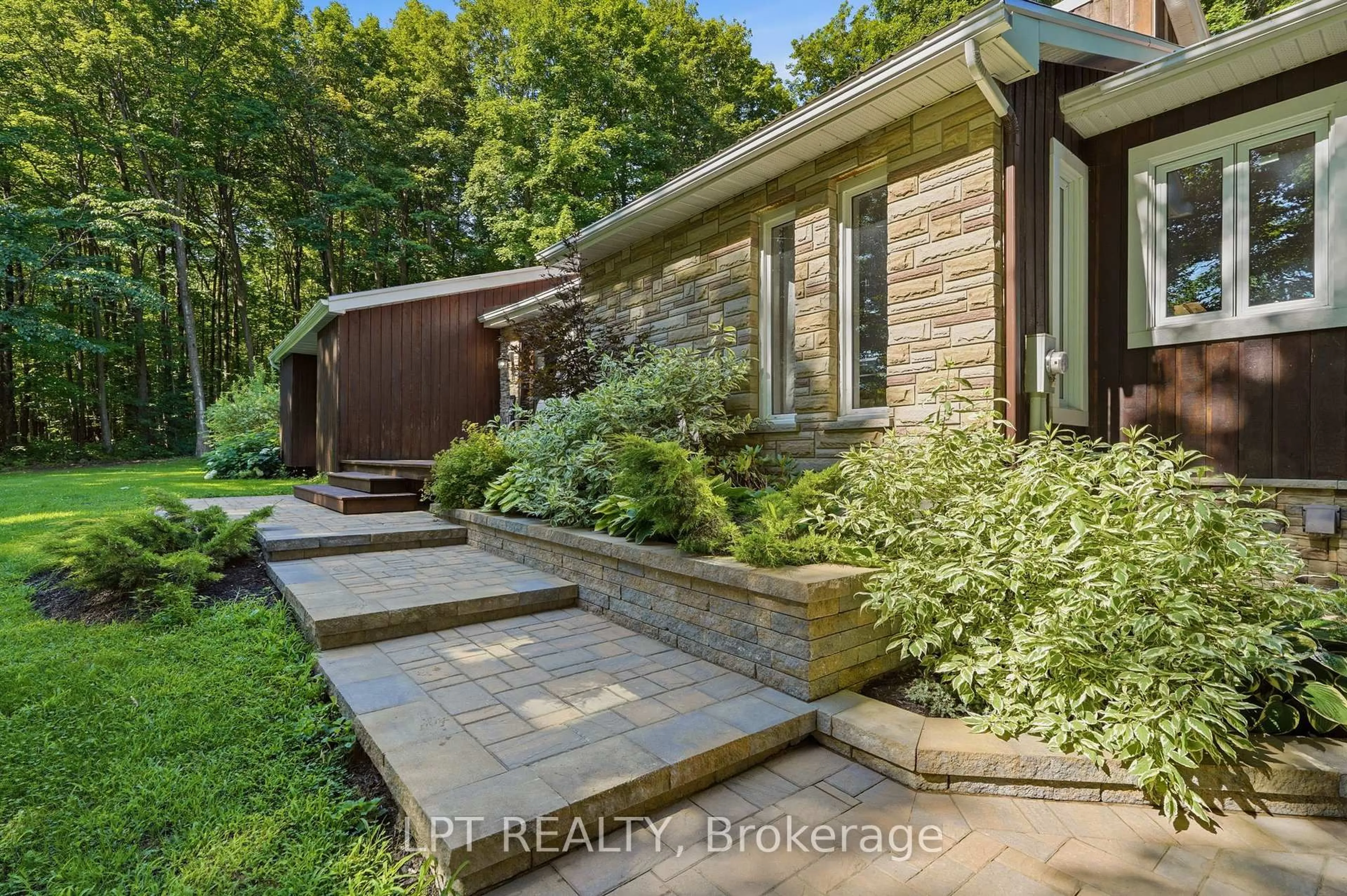 Home with brick exterior material, street for 8180 Gibbs Rd, Hawkesbury Ontario K0B 1M0