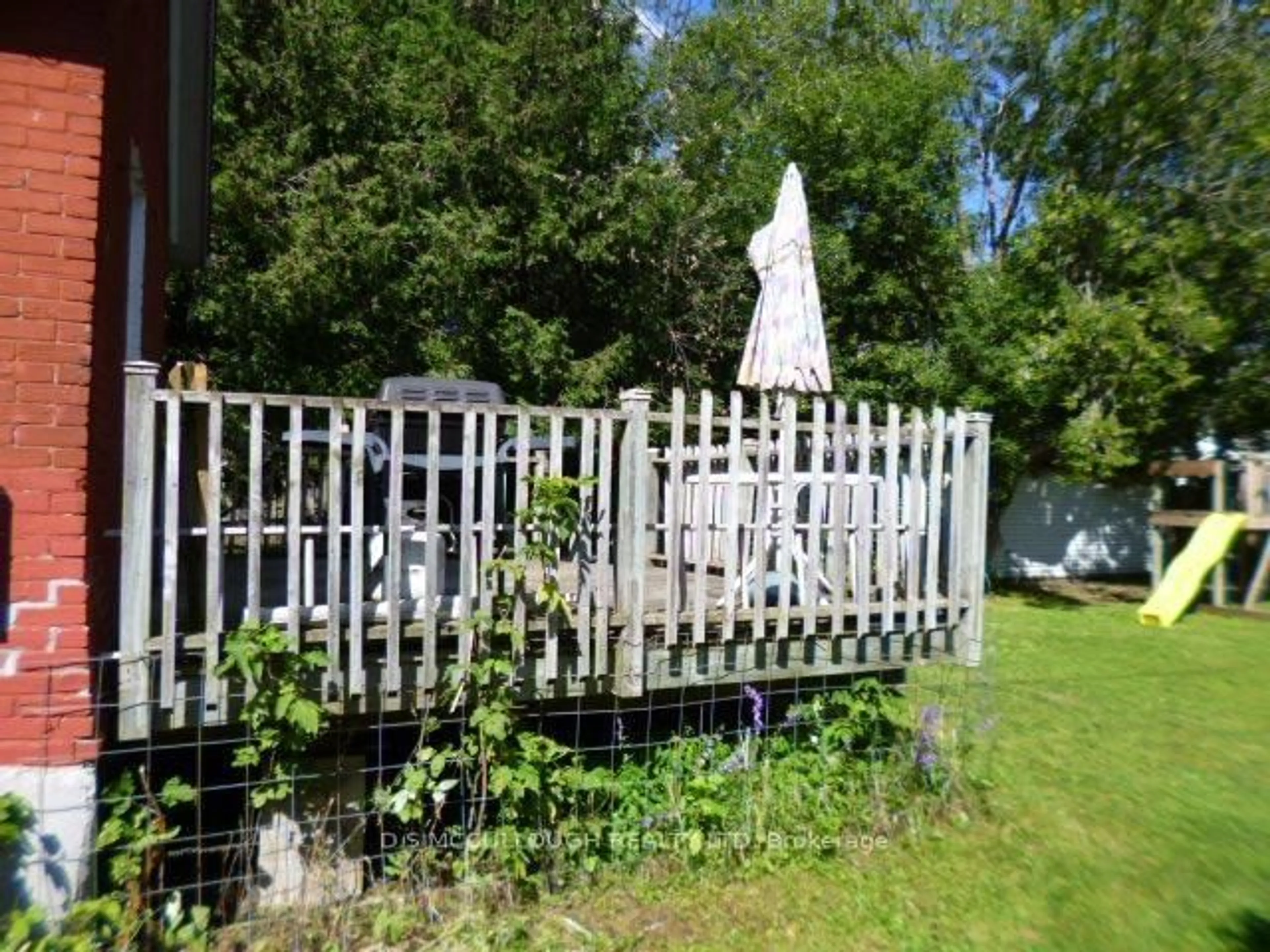 Patio, unknown for 305 Cameron St, Thunder Bay Ontario P7C 2H1