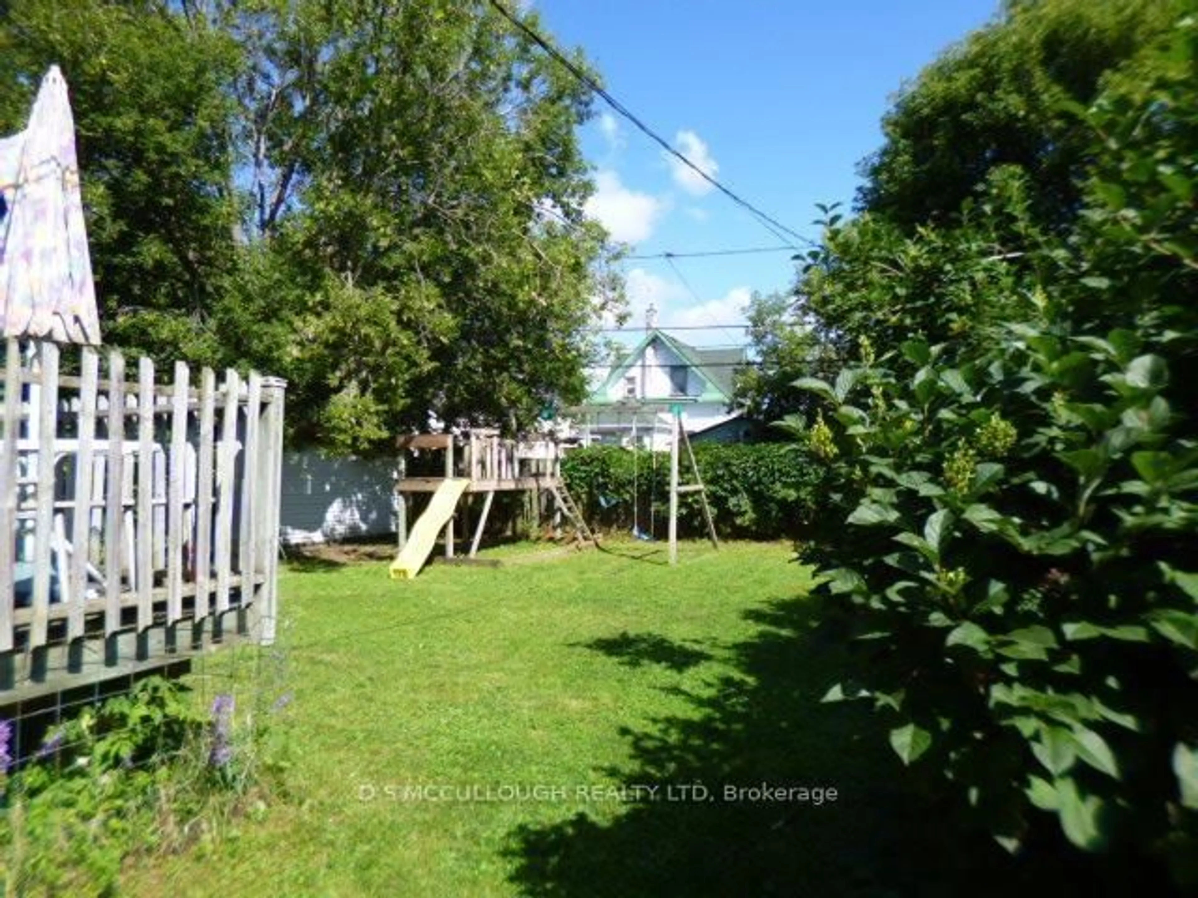 A pic from outside/outdoor area/front of a property/back of a property/a pic from drone, unknown for 305 Cameron St, Thunder Bay Ontario P7C 2H1