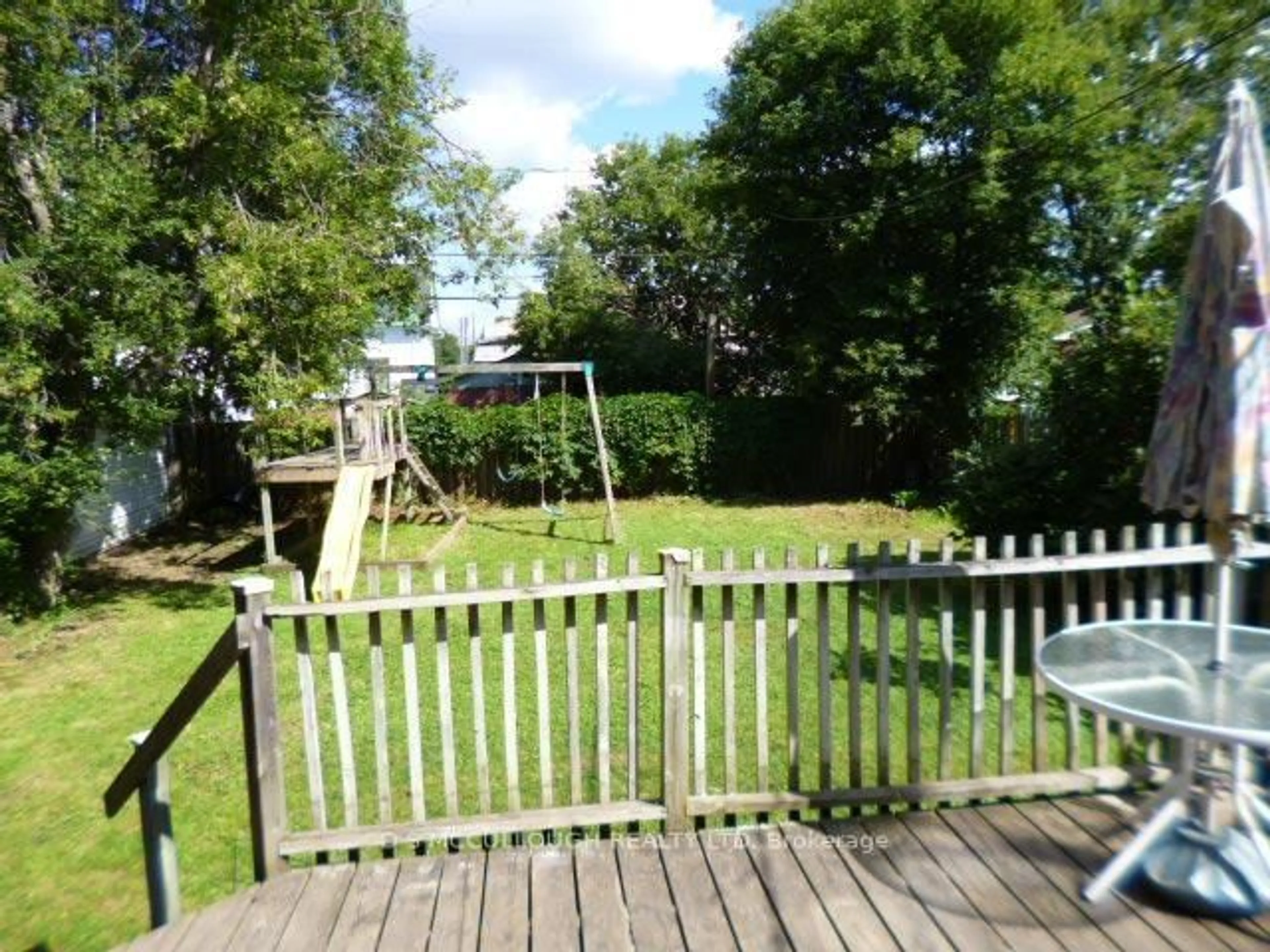 A pic from outside/outdoor area/front of a property/back of a property/a pic from drone, unknown for 305 Cameron St, Thunder Bay Ontario P7C 2H1