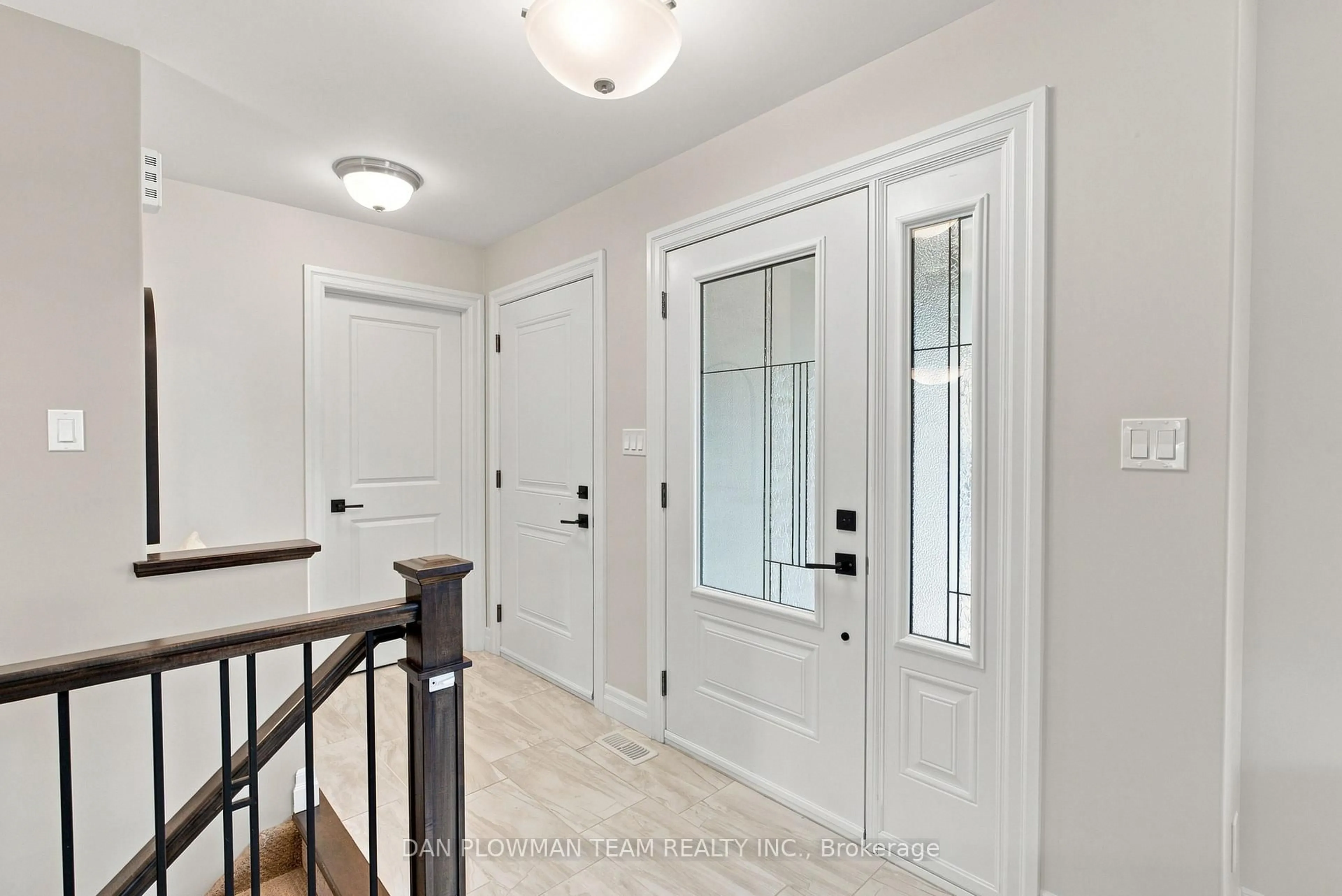 Indoor entryway for 26 Autumn Grve, Quinte West Ontario K8V 0G8