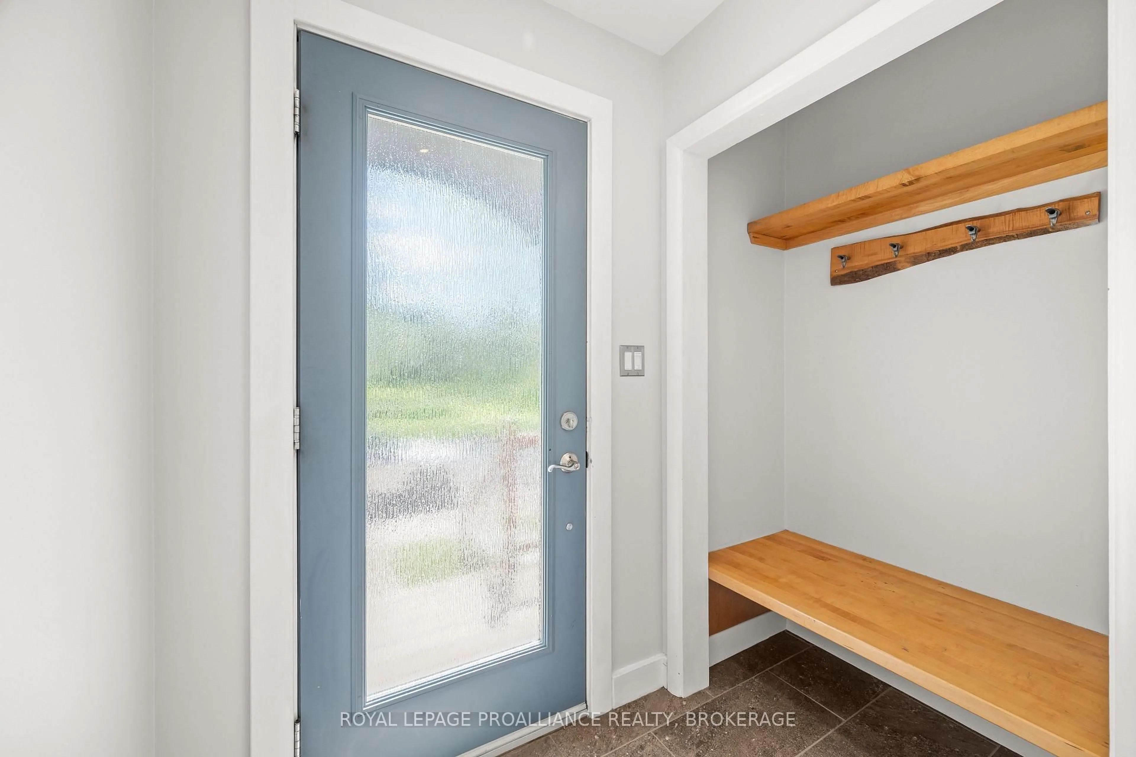 Indoor entryway for 78 Regent St, Kingston Ontario K7L 4J7