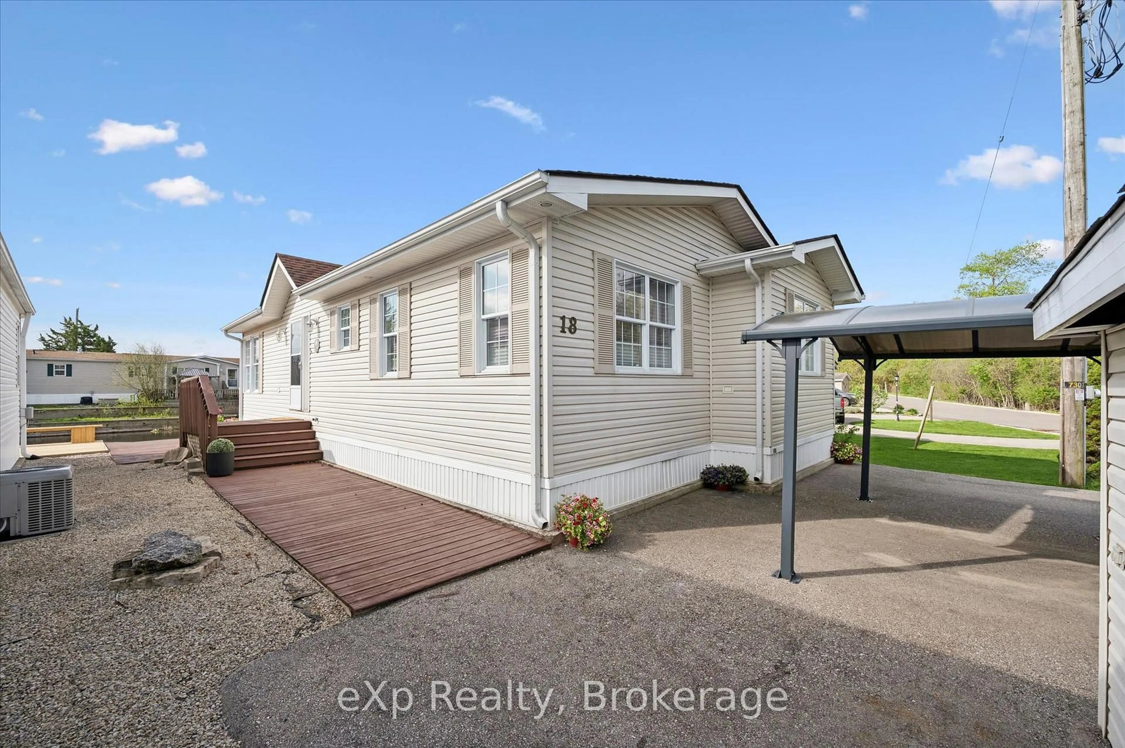 Unknown for 18 Jasper Heights Private, Puslinch Ontario N0B 2C0