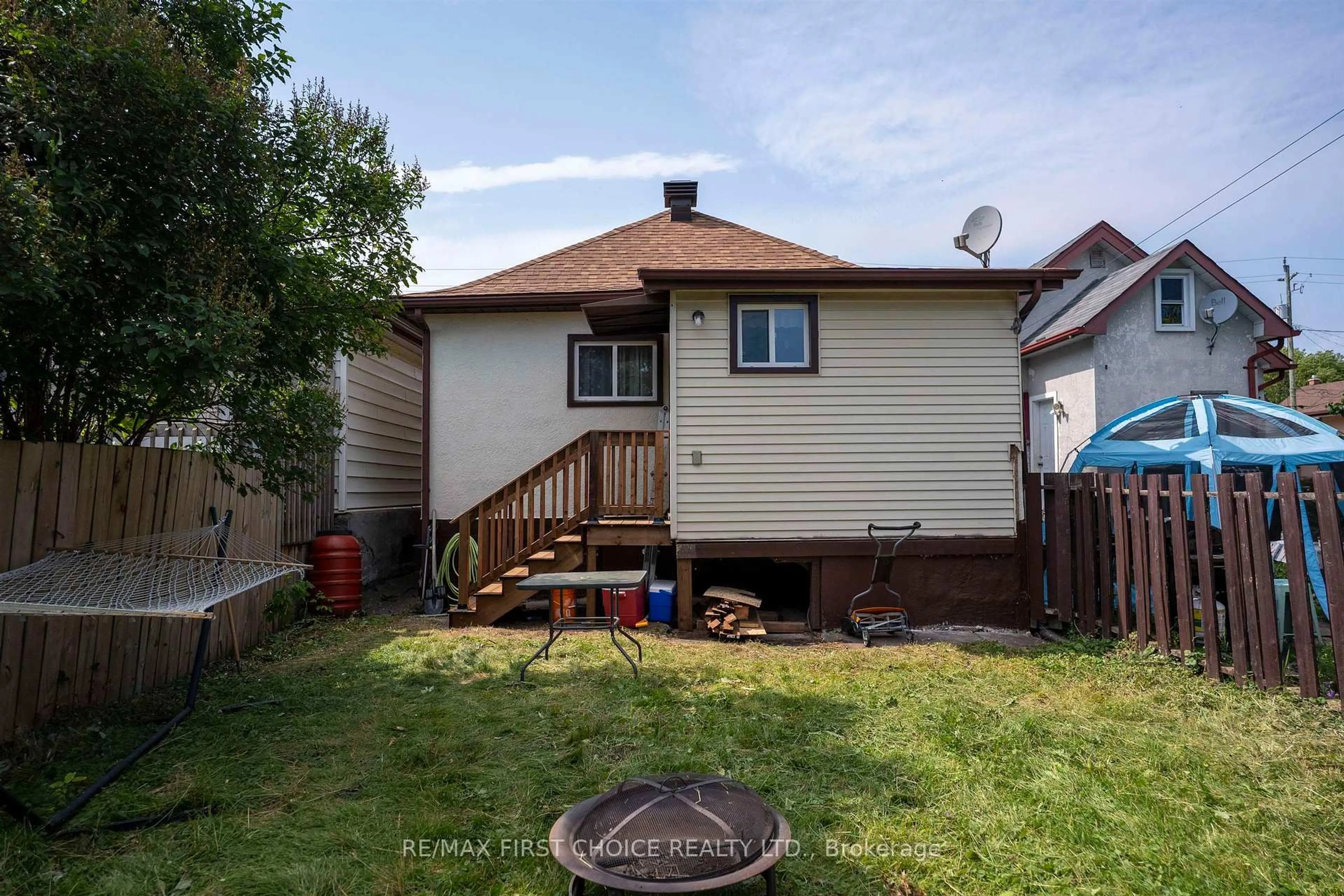 Shed for 93 ONTARIO St, Thunder Bay Ontario P7B 3G1
