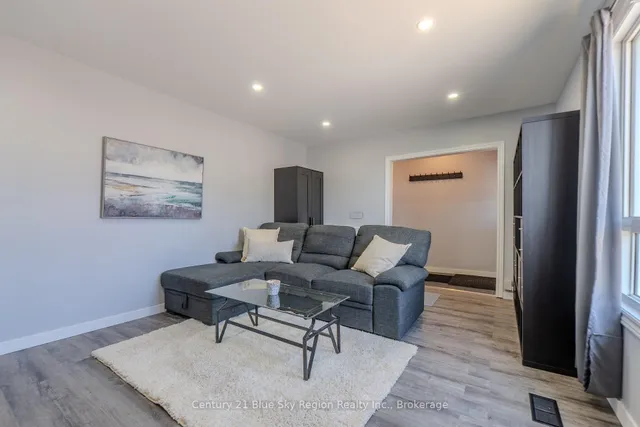 647 Douglas St, North Bay 2