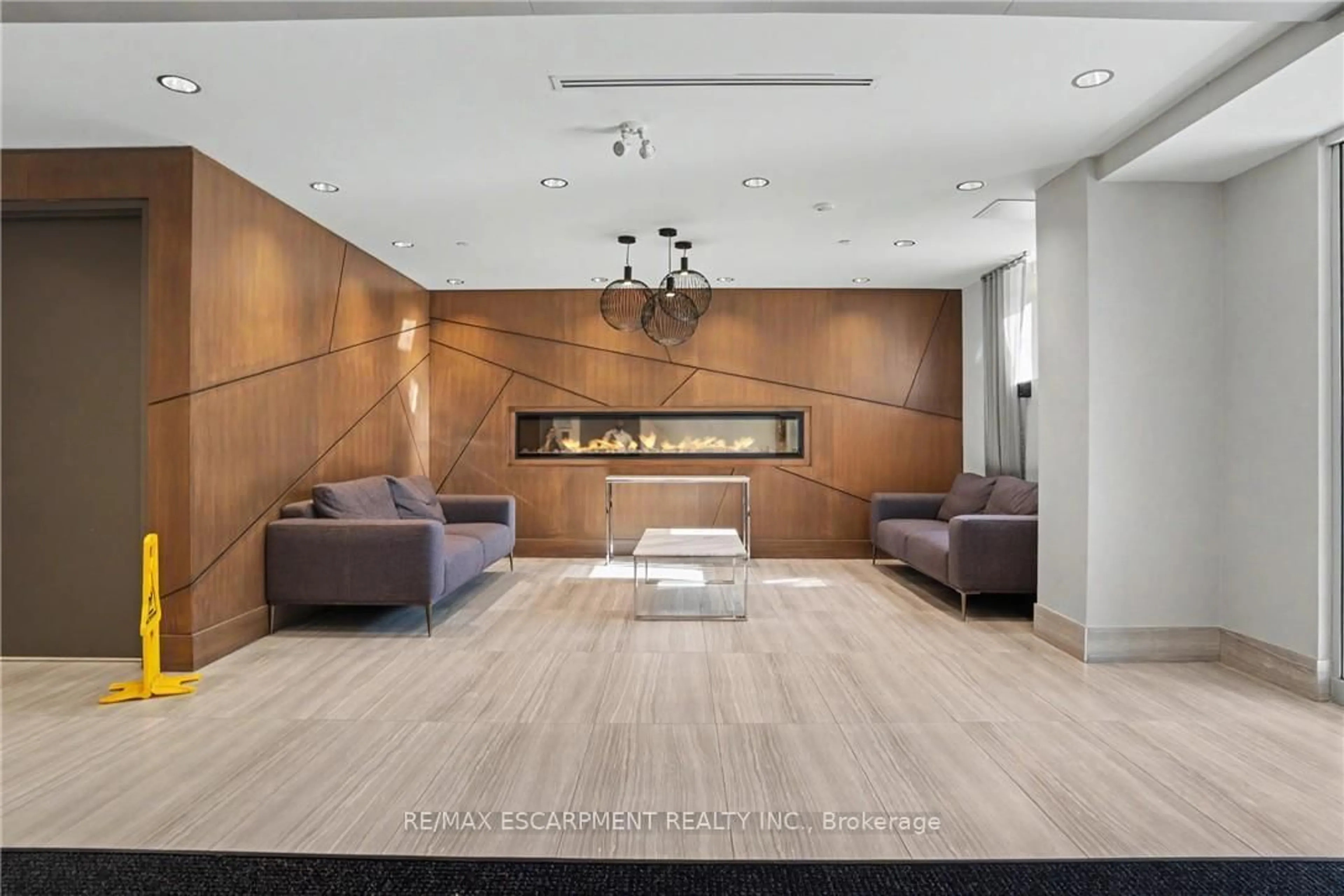 Lobby for 16 Markle Cres #414, Hamilton Ontario L9G 0H4