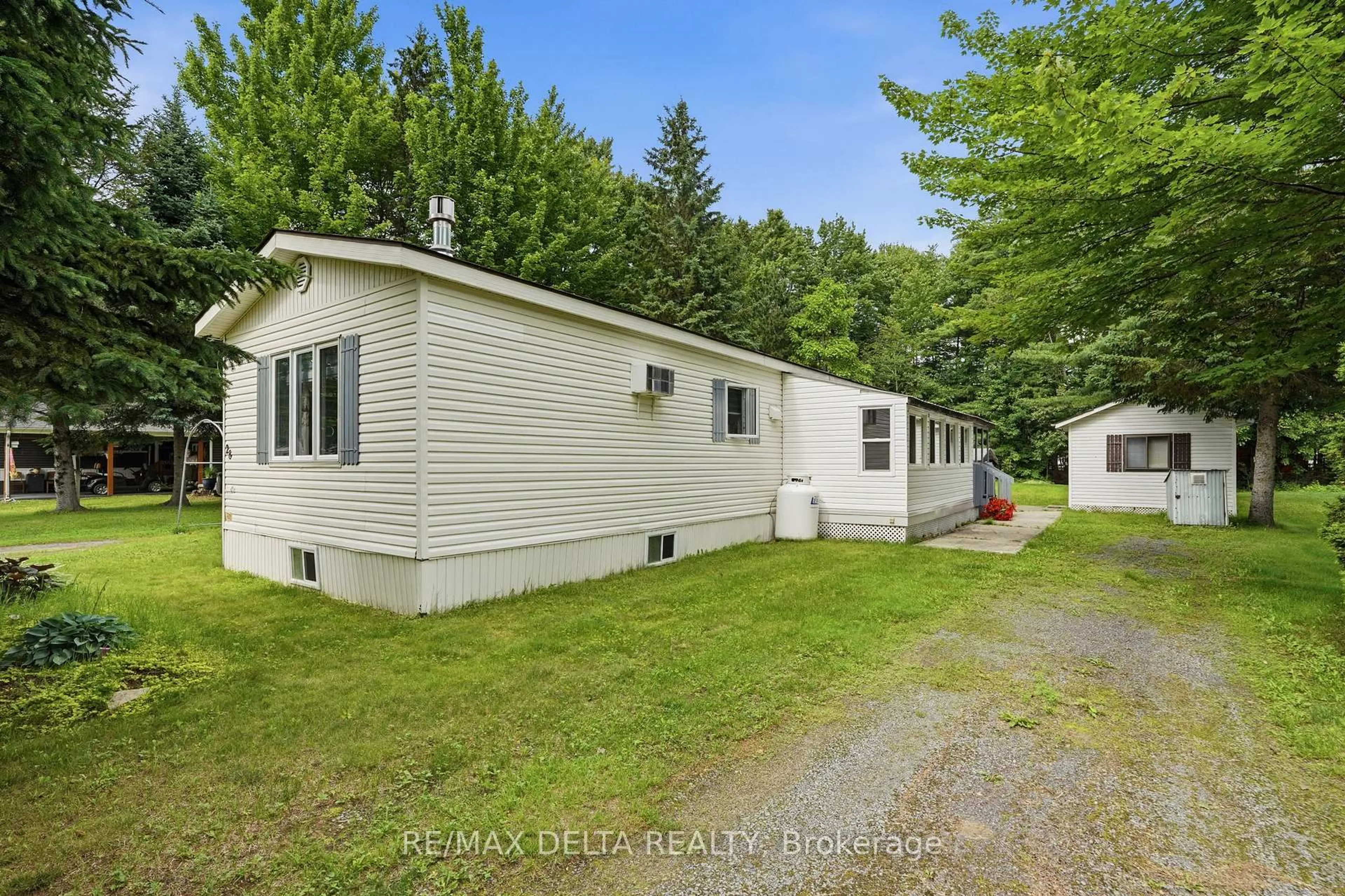 A pic from outside/outdoor area/front of a property/back of a property/a pic from drone, unknown for 28-5279 County road 17 Highway, Alfred and Plantagenet Ontario K0B 1A0