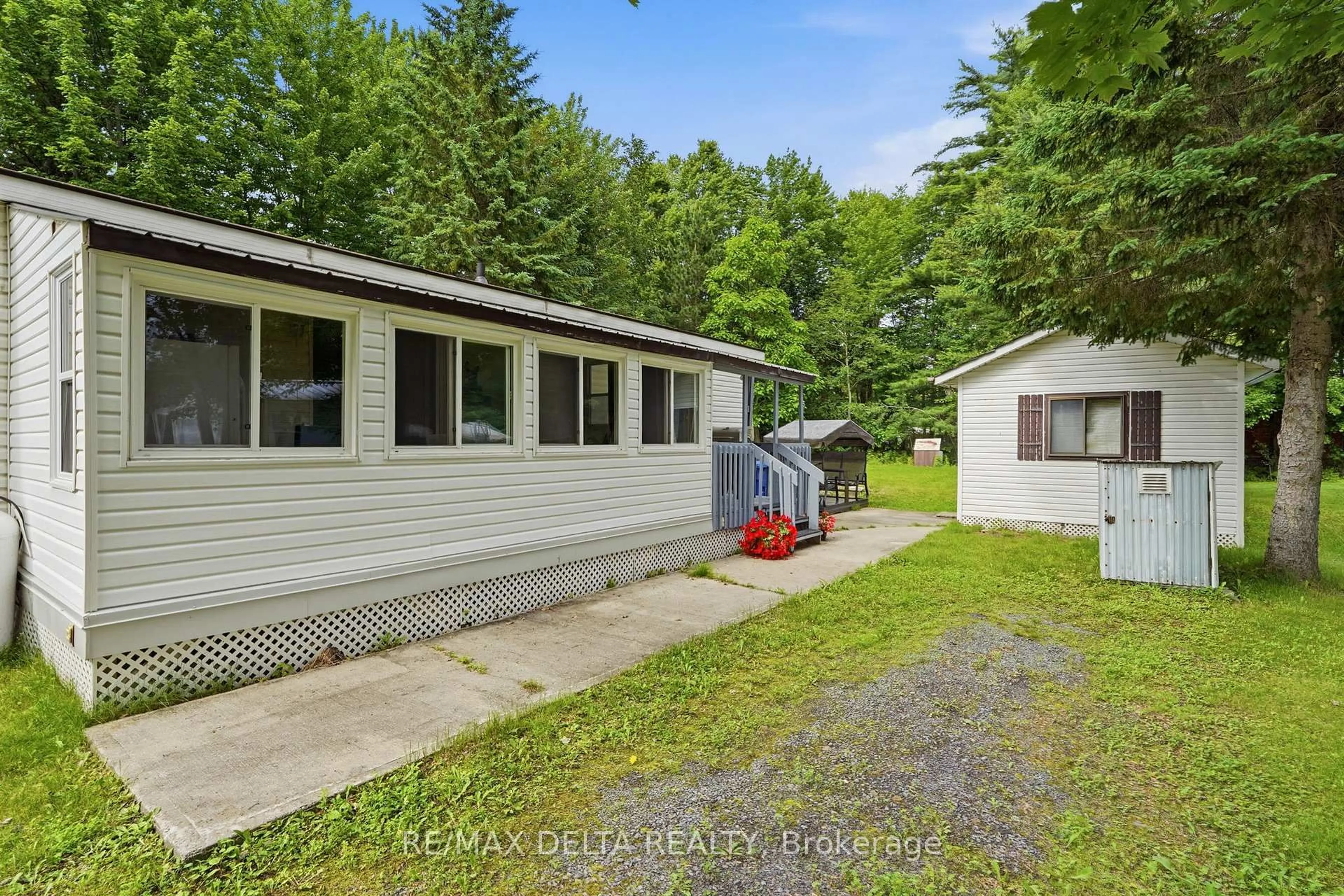 A pic from outside/outdoor area/front of a property/back of a property/a pic from drone, water/lake/river/ocean view for 28-5279 County road 17 Highway, Alfred and Plantagenet Ontario K0B 1A0